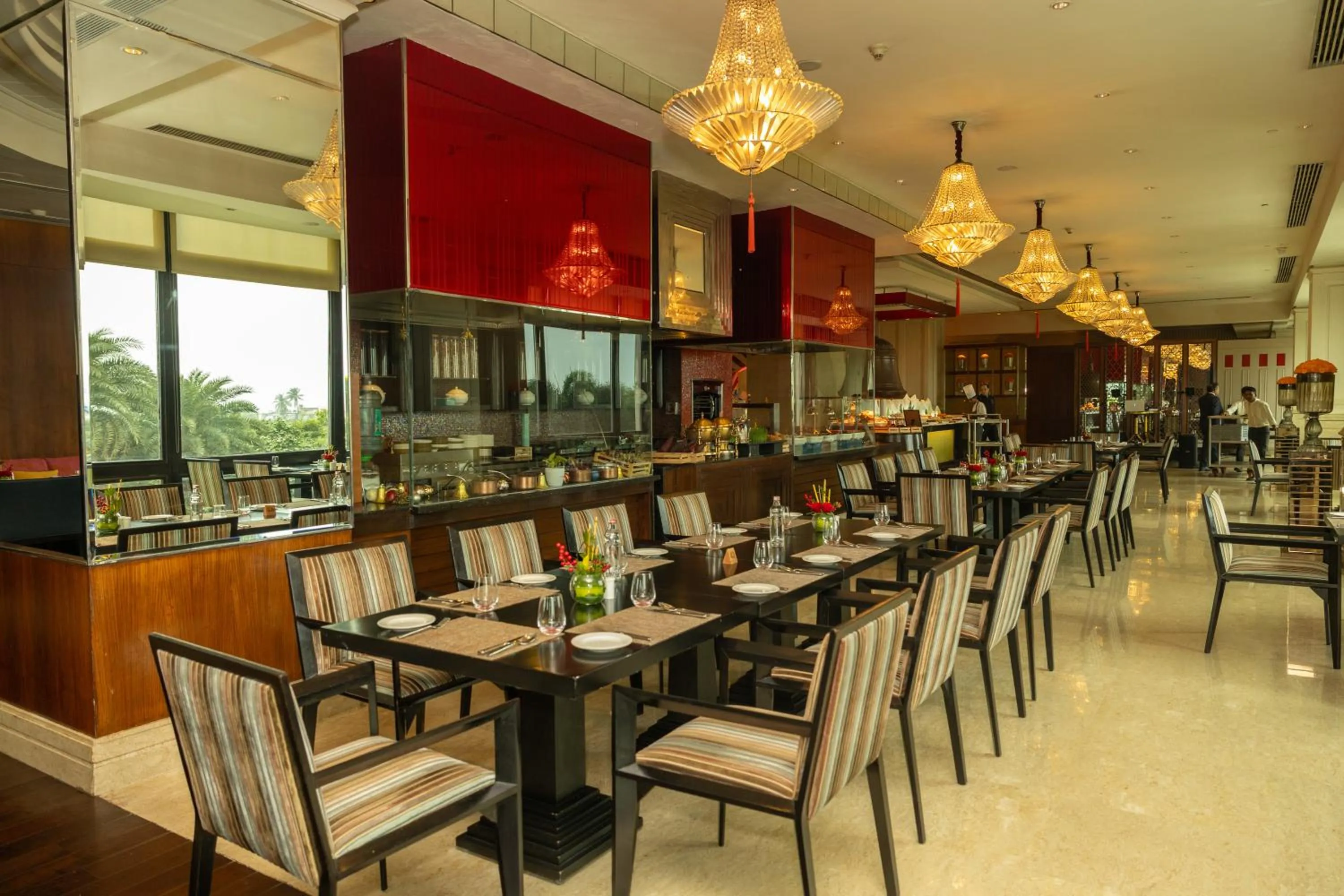 Restaurant/places to eat in The Leela Palace Chennai