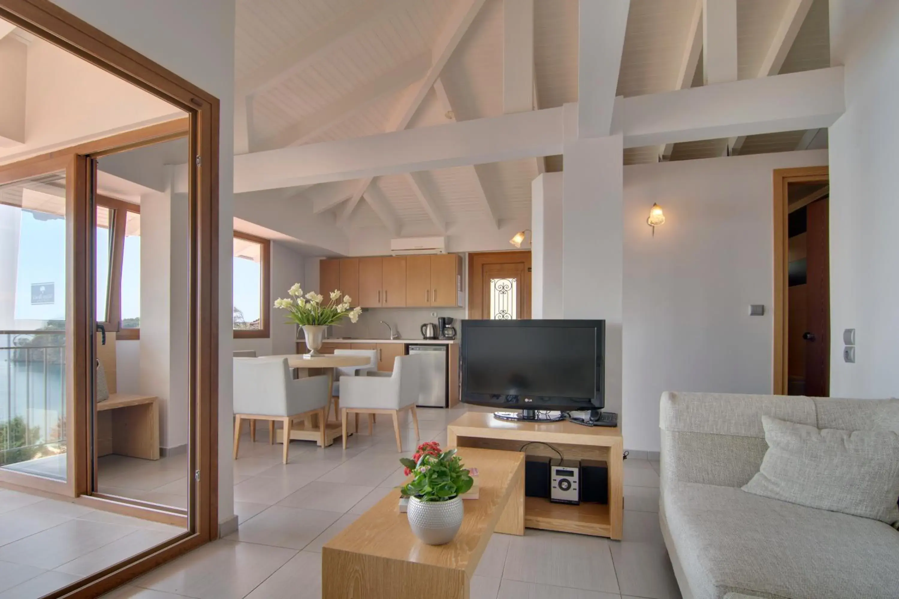 Two Bedroom Apartment with Balcony and Sea View in Valtos Beach Hotel Two Bedroom Apartment with Balcony and Sea View in Valtos Beach Hotel