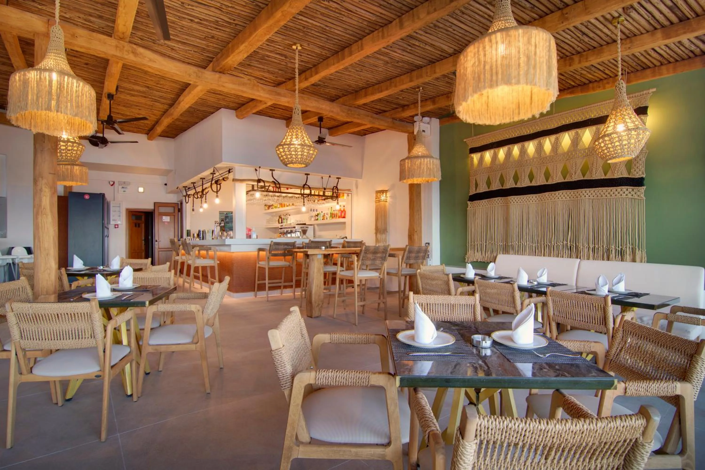 Restaurant/places to eat in Valtos Beach Hotel