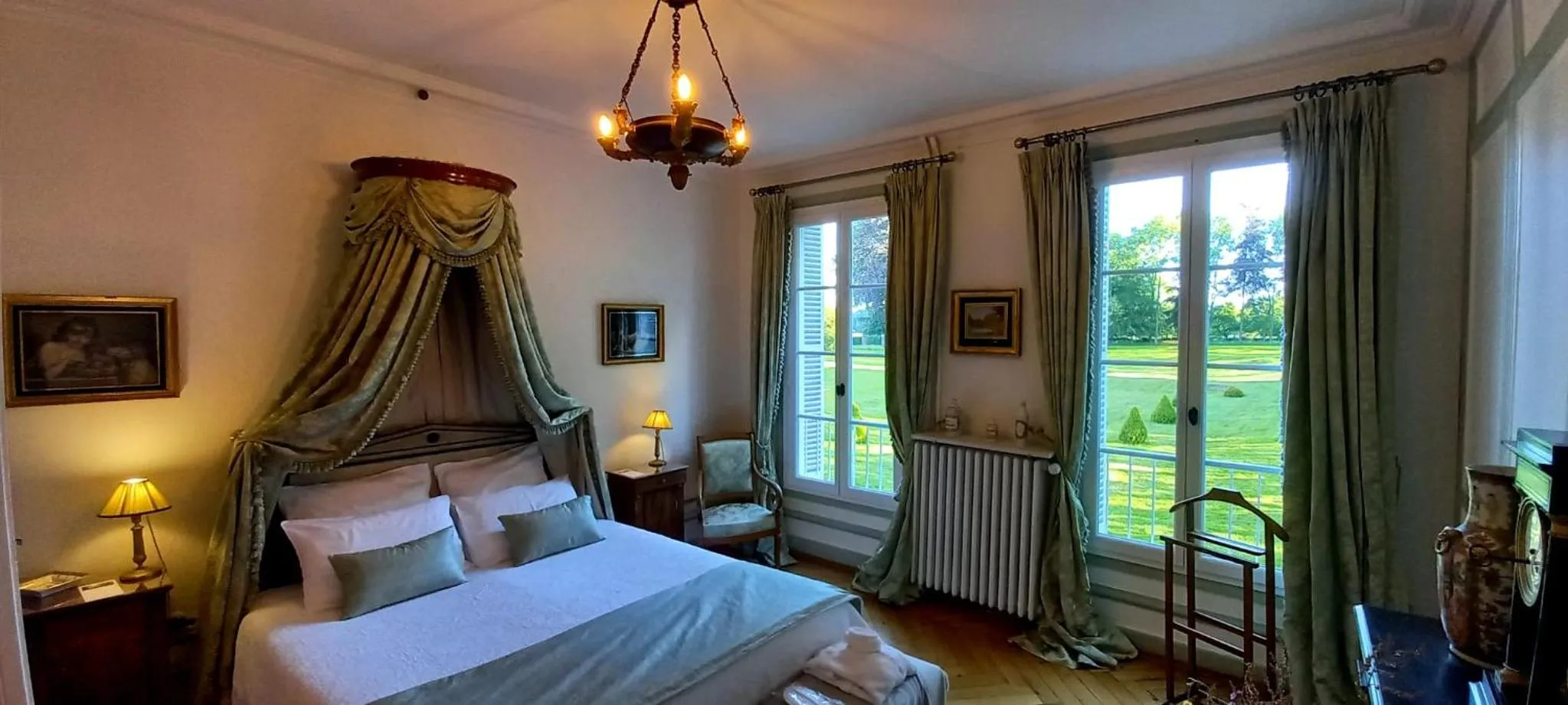 Bed in Château de Cleuville