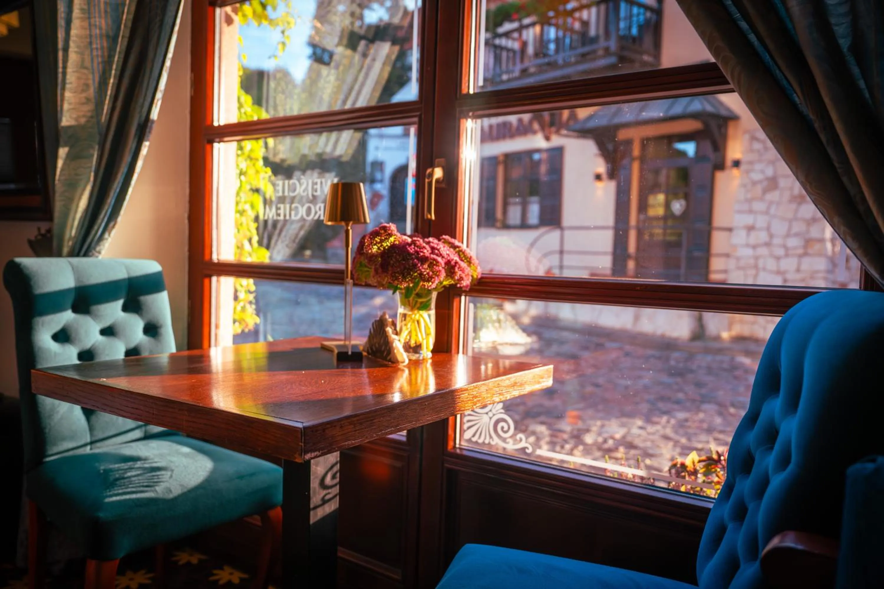 Restaurant/places to eat in Agharta