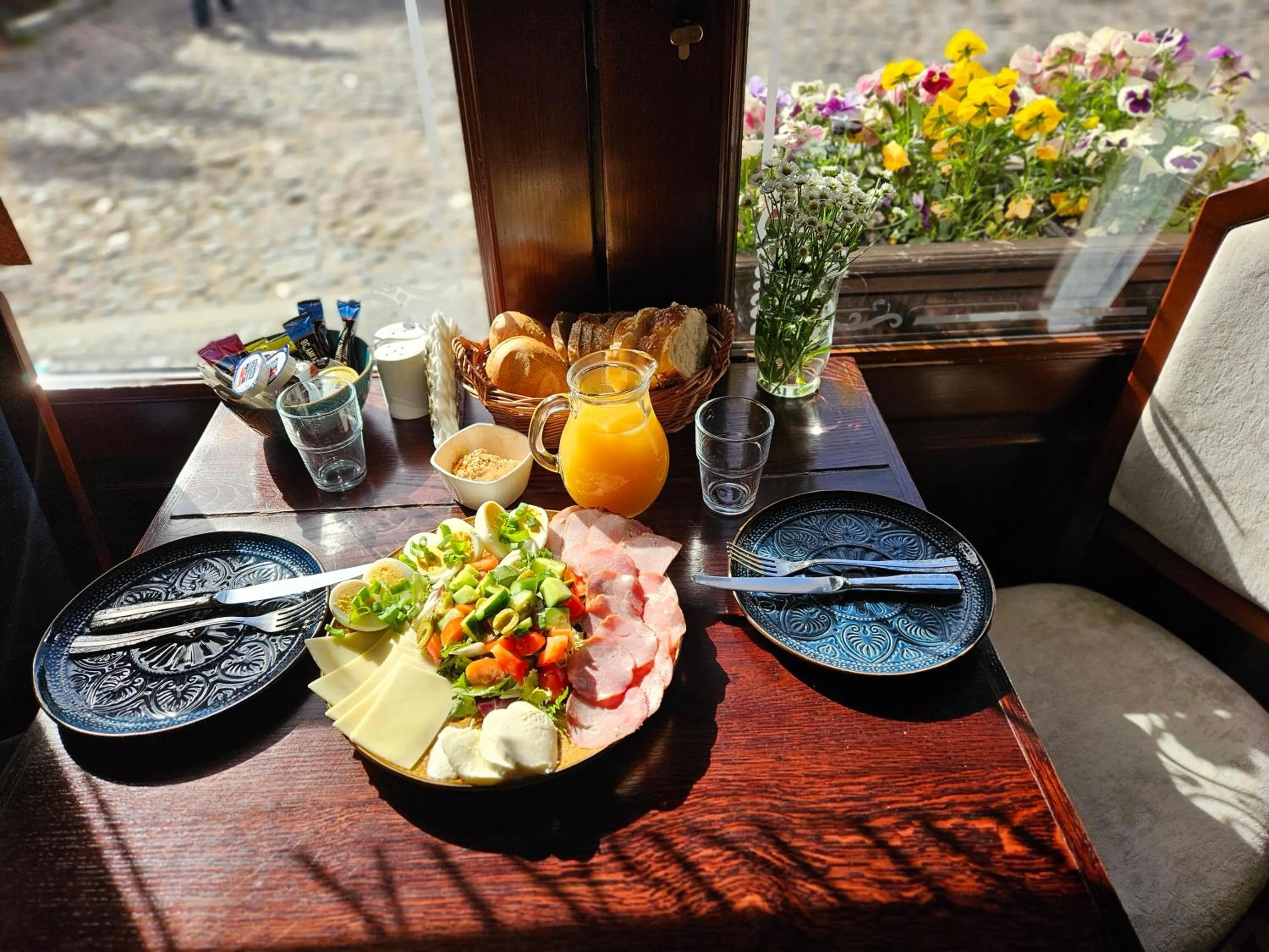 Breakfast in Agharta