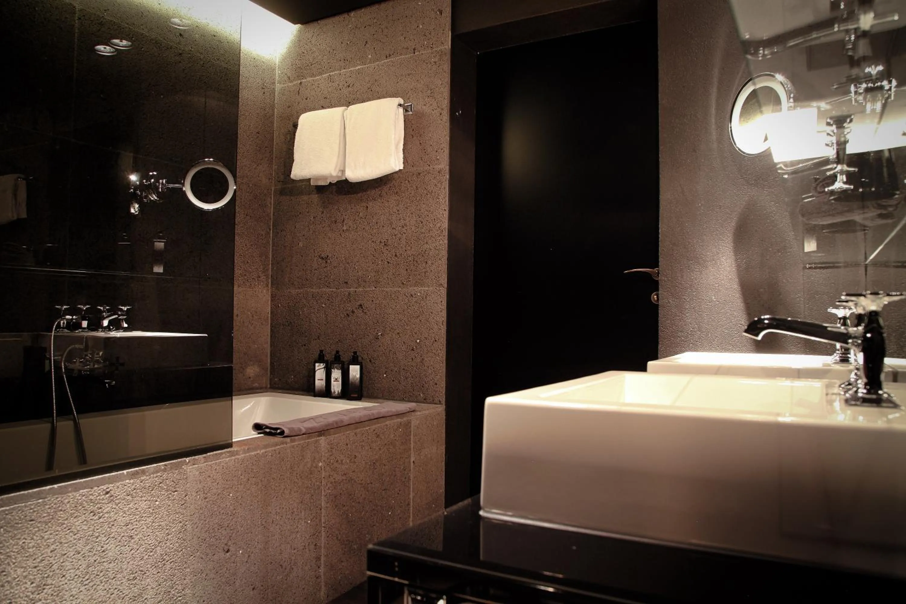Bathroom in Hotel Zhero – Ischgl/Kappl