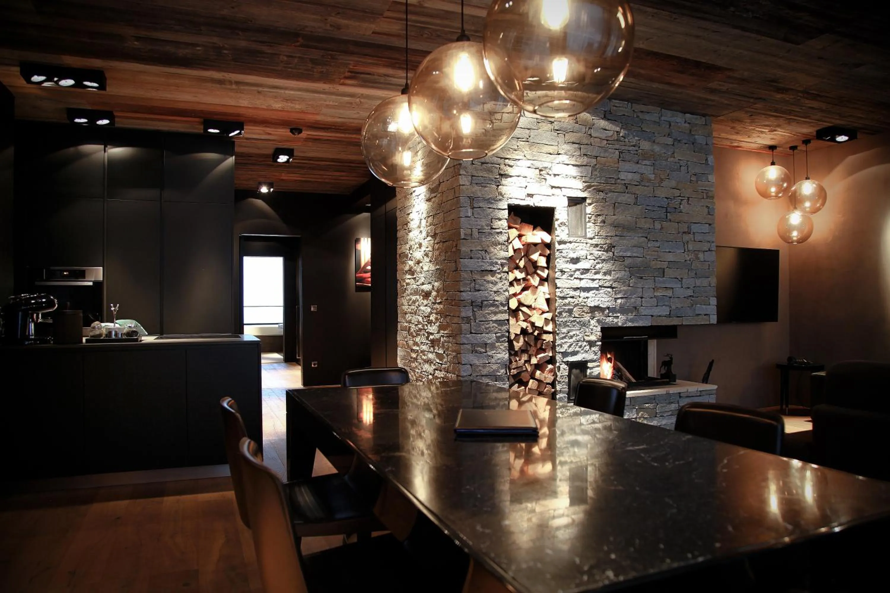 Kitchen or kitchenette in Hotel Zhero – Ischgl/Kappl