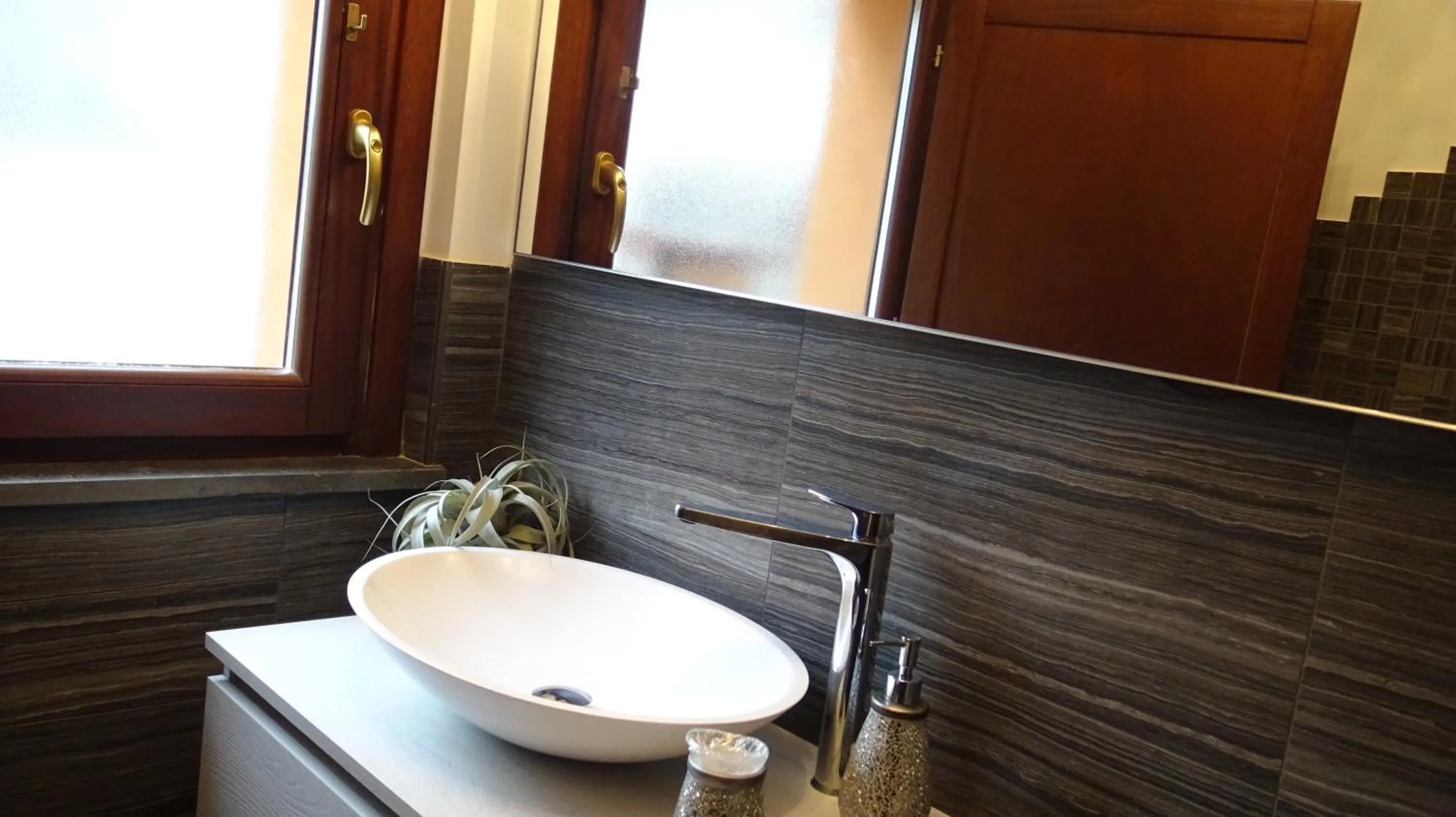 Bathroom in Garden FuoriRotta