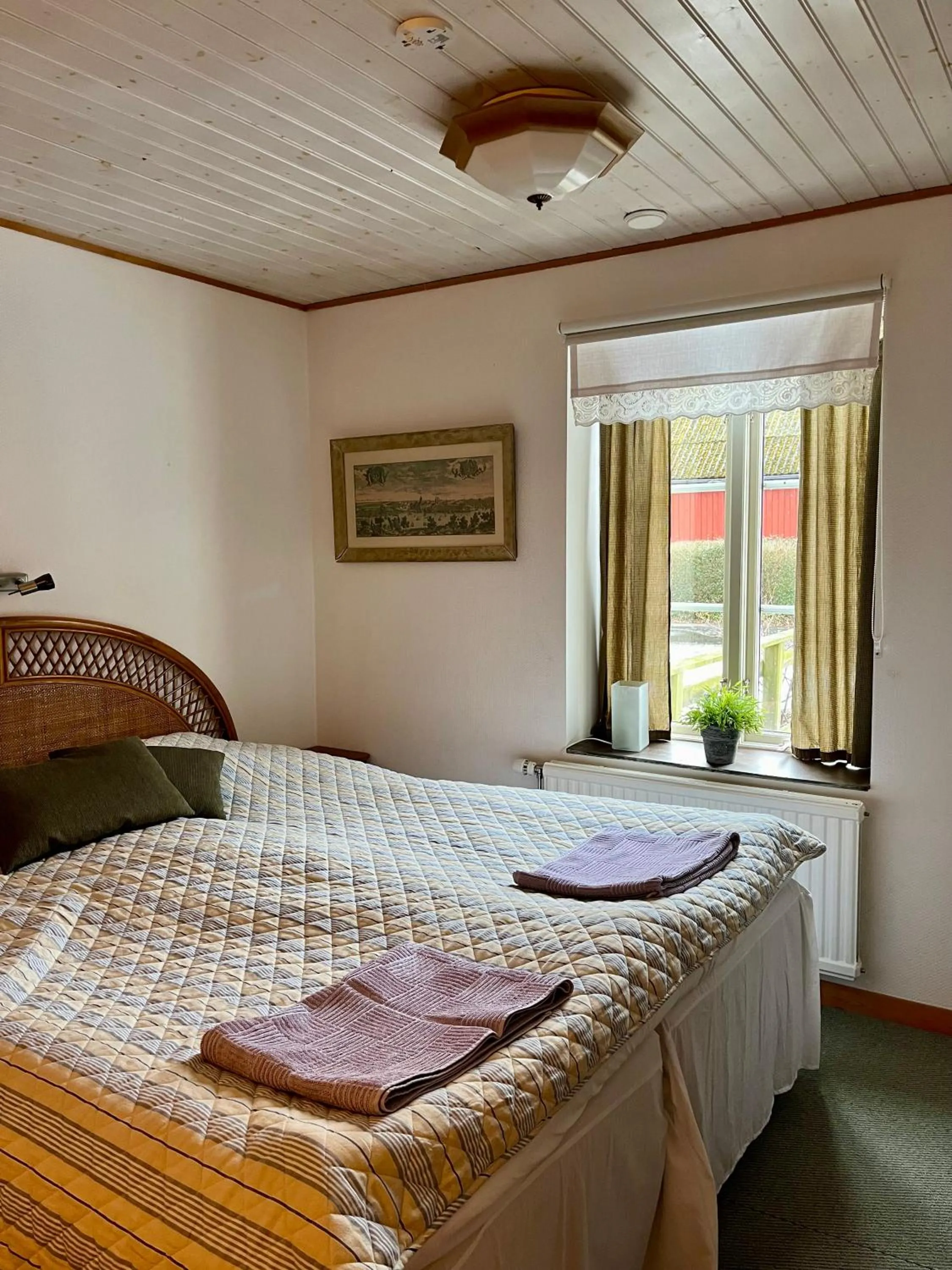 Bed in B&B Ströprodukter