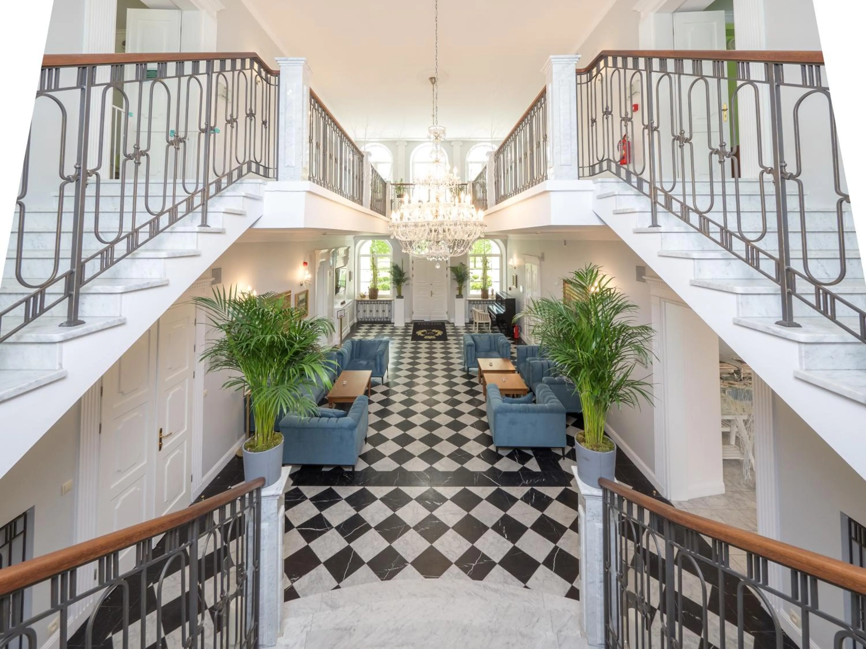 Lobby or reception in Hotel Sobienie Królewskie