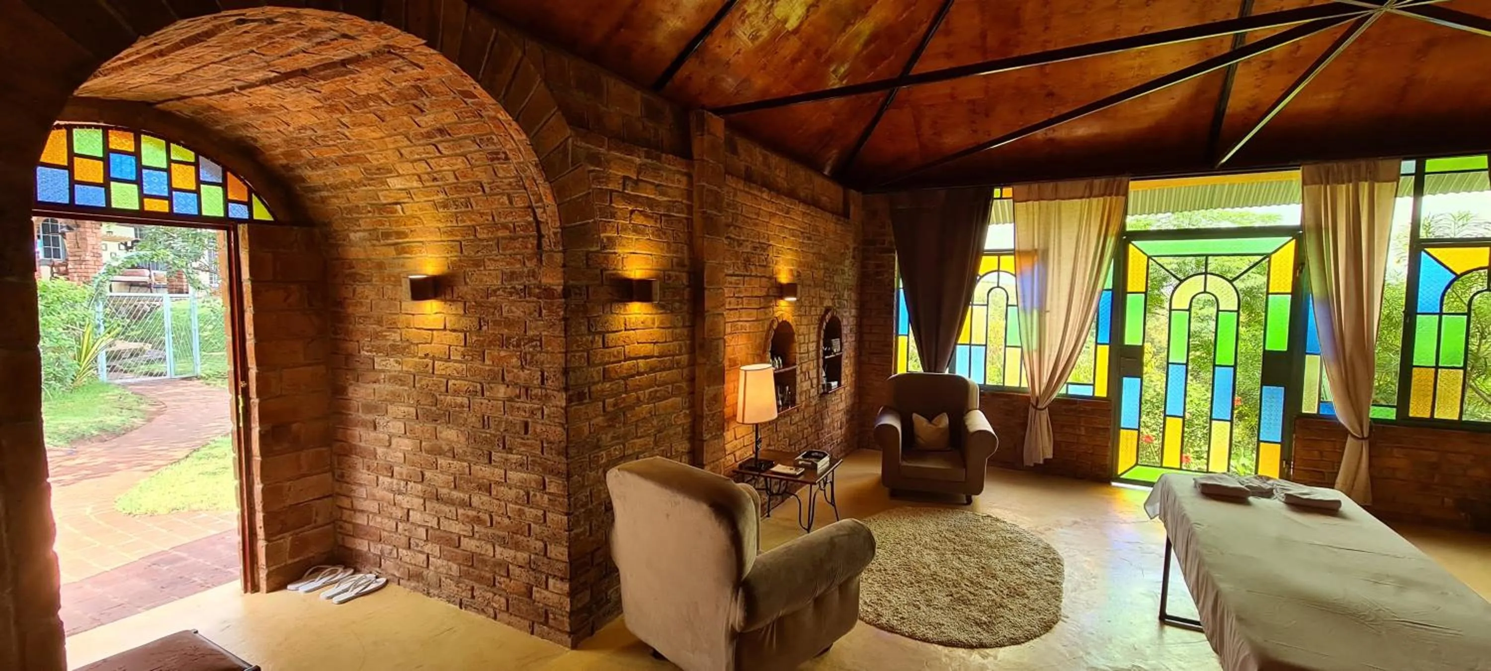 Massage in Pink Flamingo Boutique Hotel