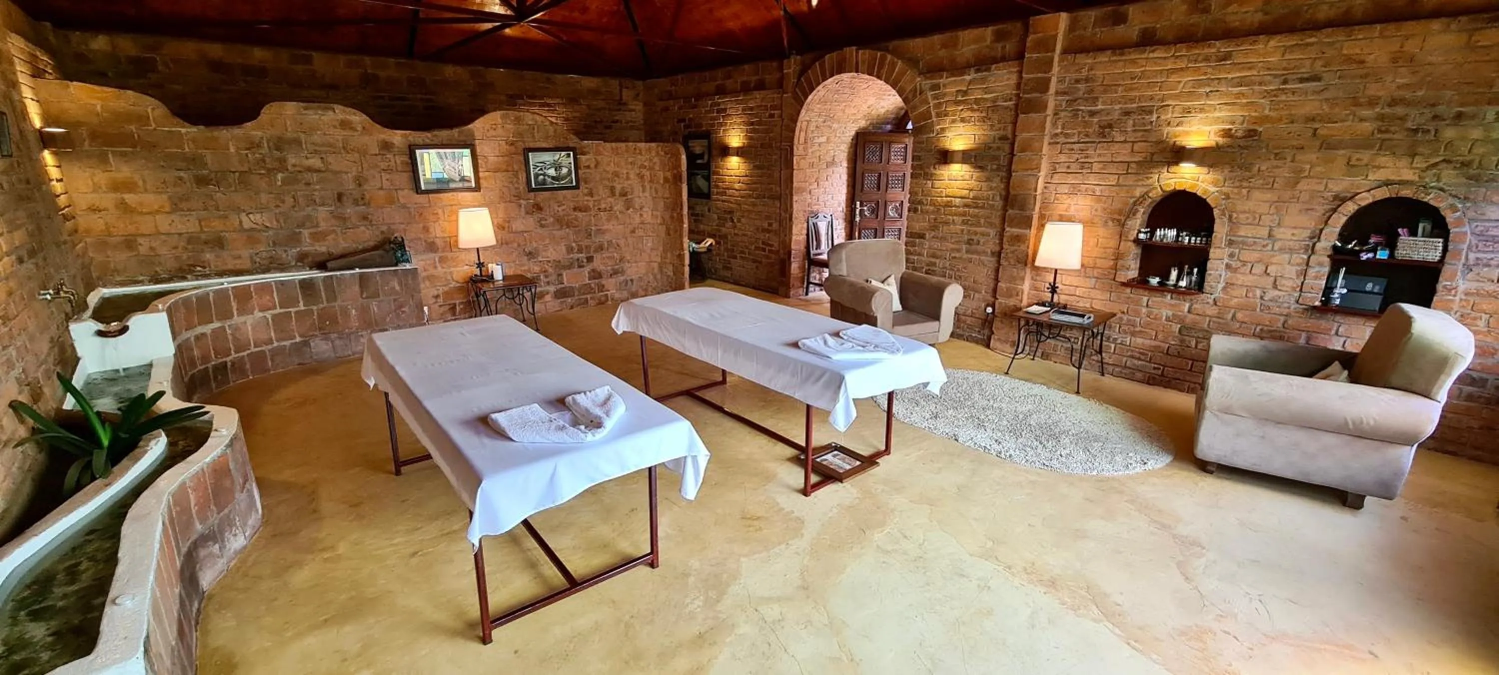 Massage in Pink Flamingo Boutique Hotel