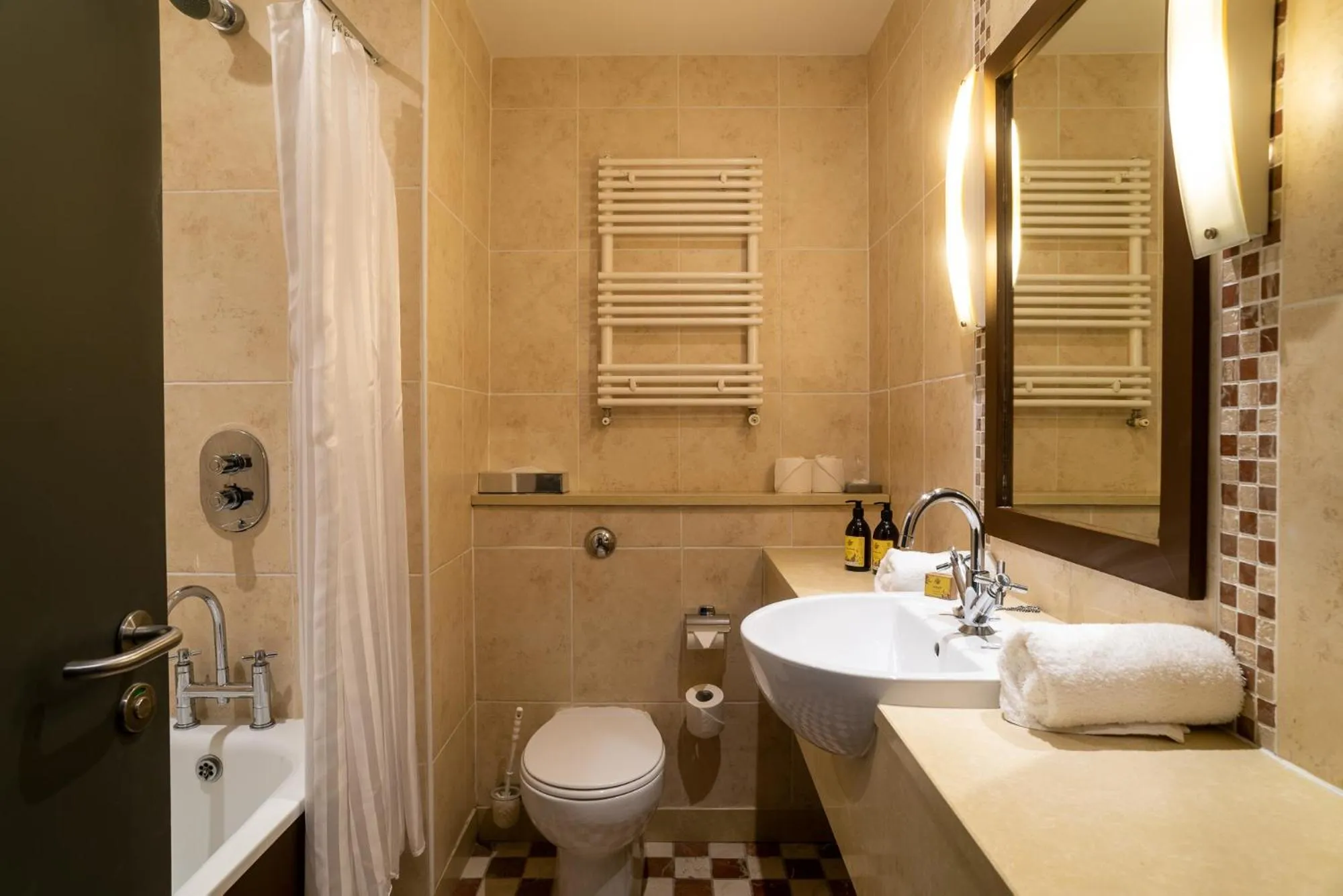 Shower in Cliffs of Moher Hotel