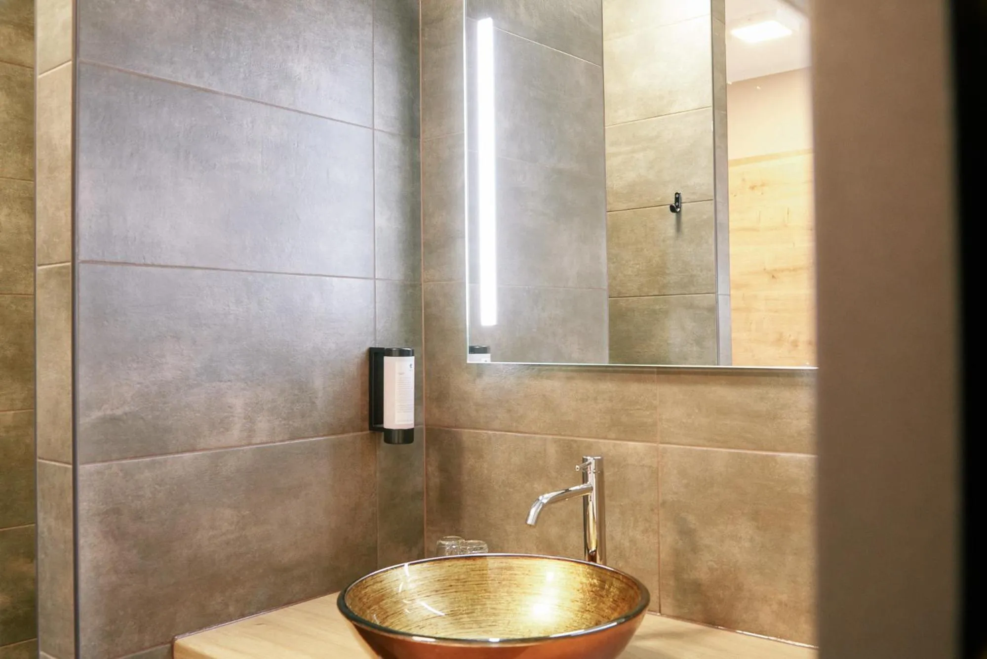 Bathroom in FETZ DAS LORELEY HOTEL