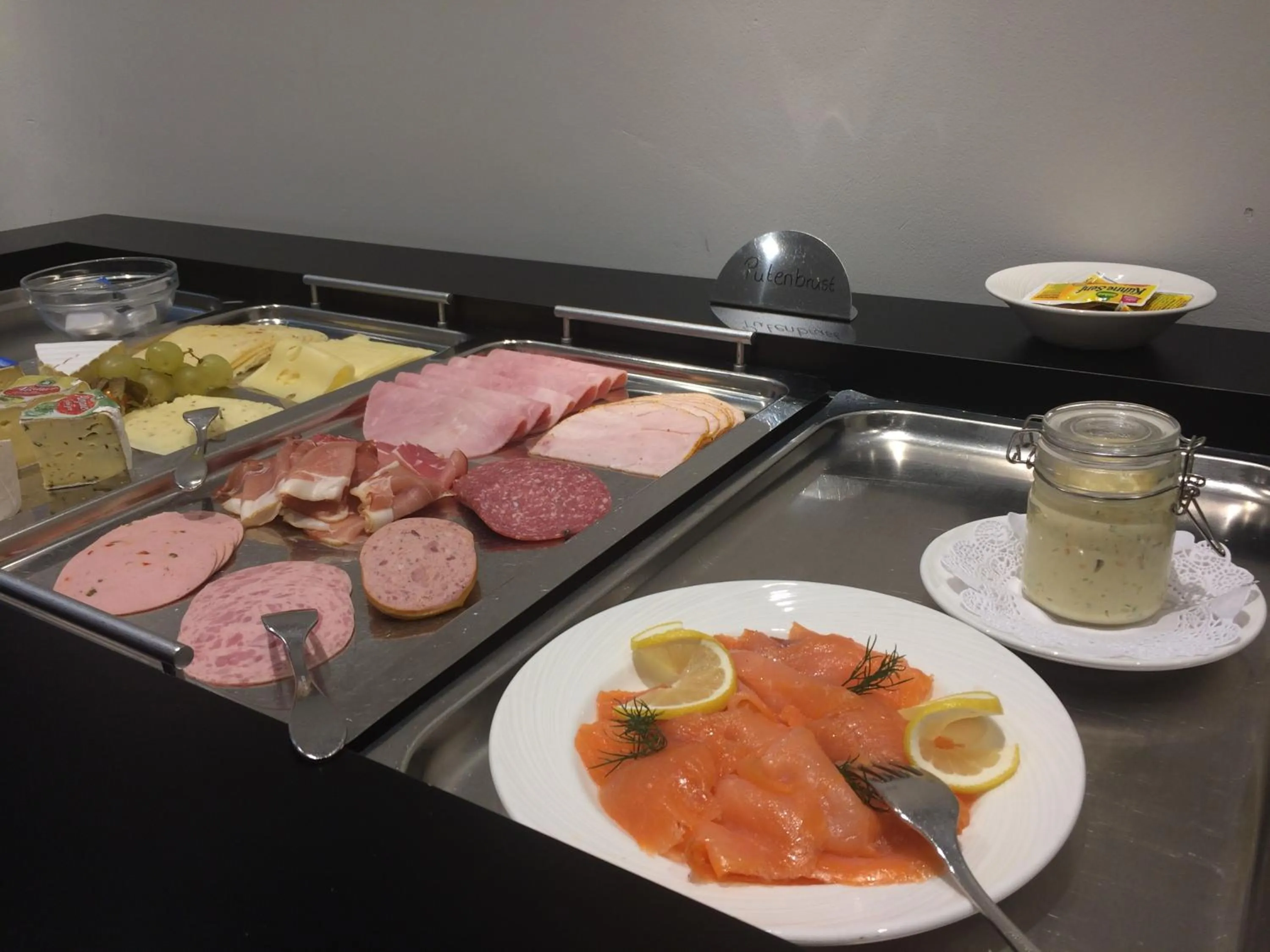 Buffet breakfast in FETZ DAS LORELEY HOTEL