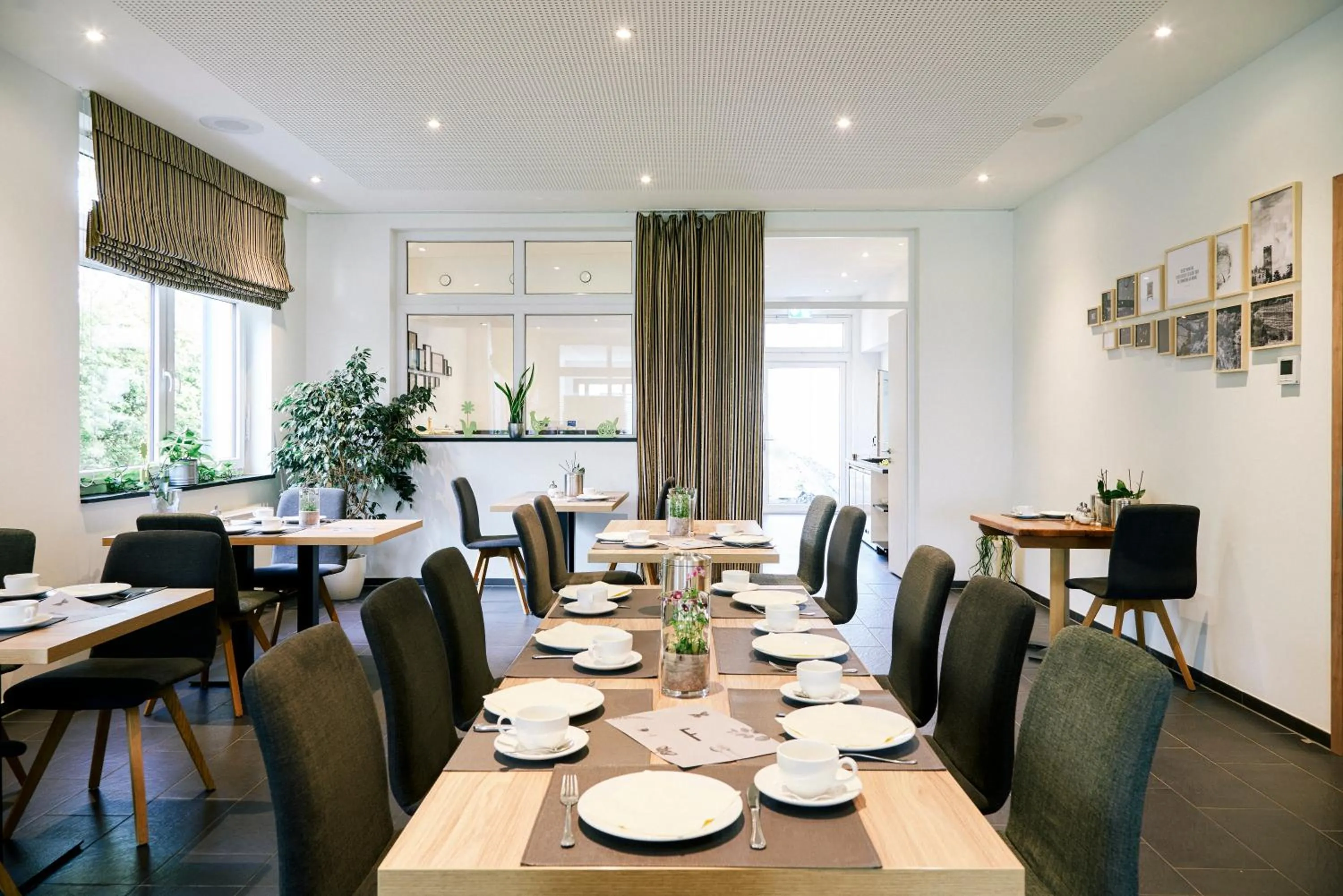 Restaurant/places to eat in FETZ DAS LORELEY HOTEL