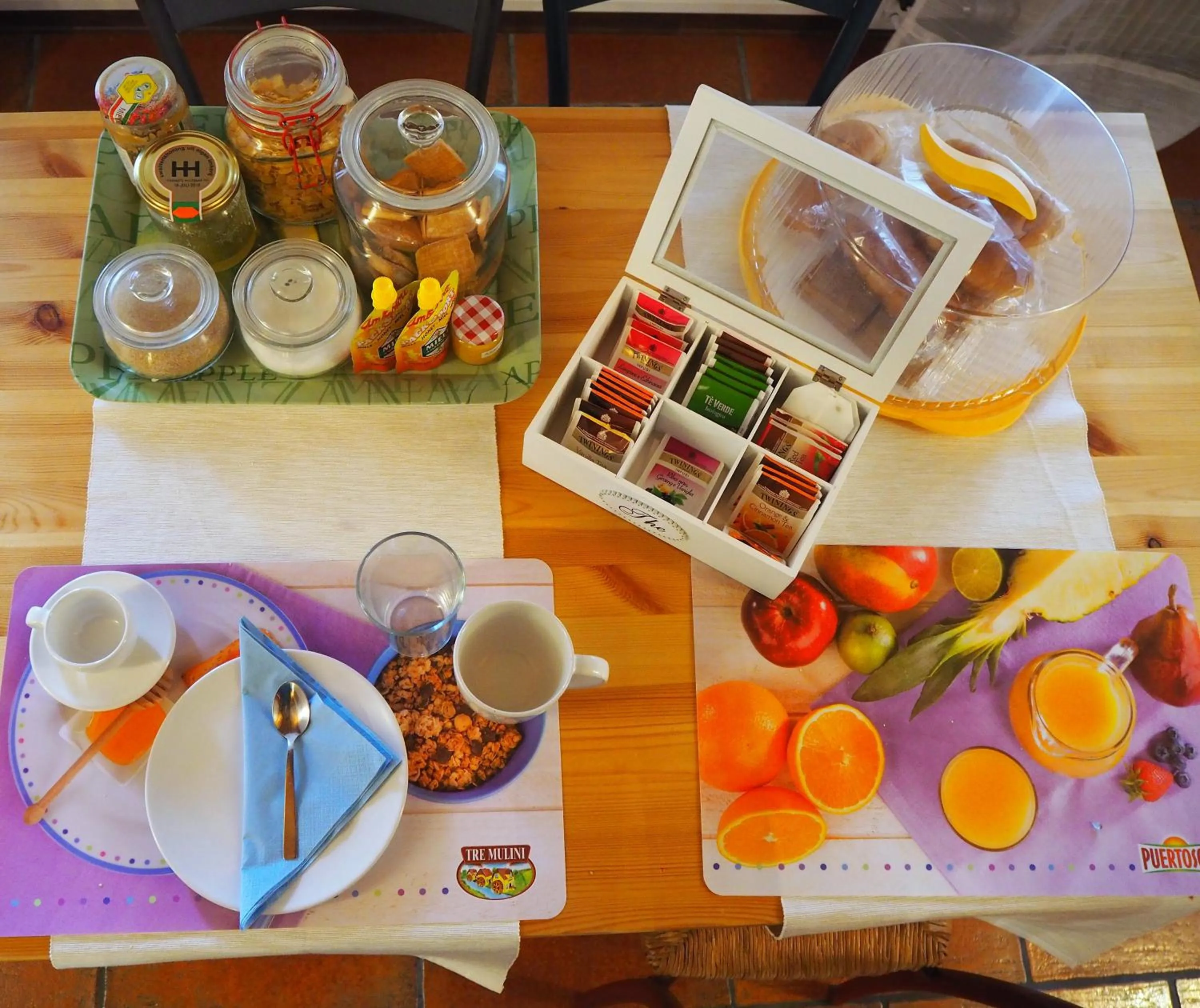 Buffet breakfast in Bed & Breakfast Ligont