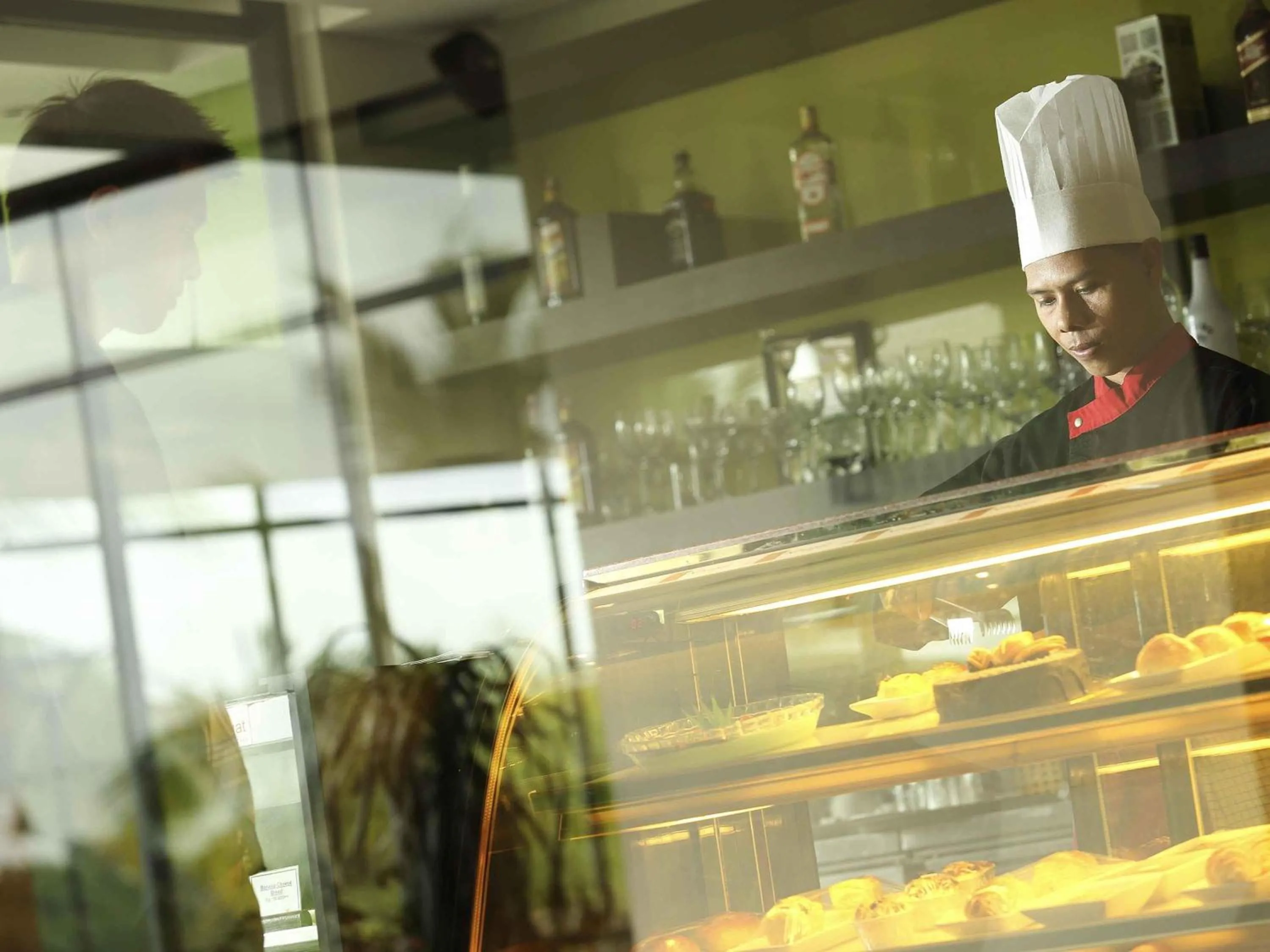 Restaurant/places to eat in Novotel Manado Golf Resort & Convention Center