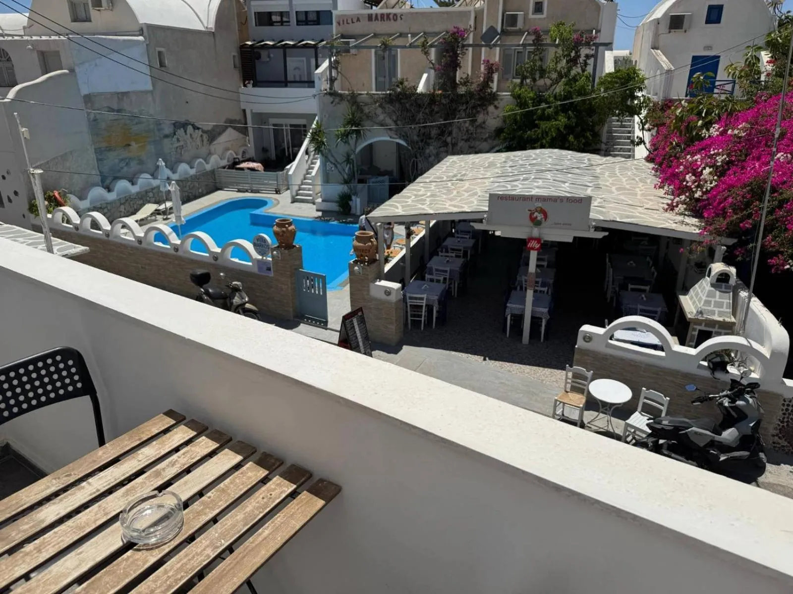 Property building in Villa Markos