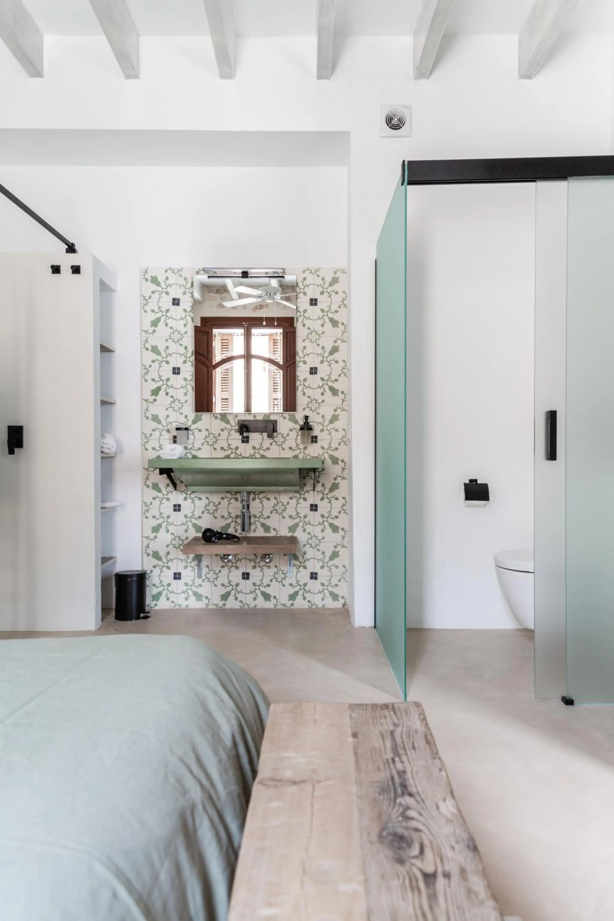 Bathroom, Bed in Can Sull
