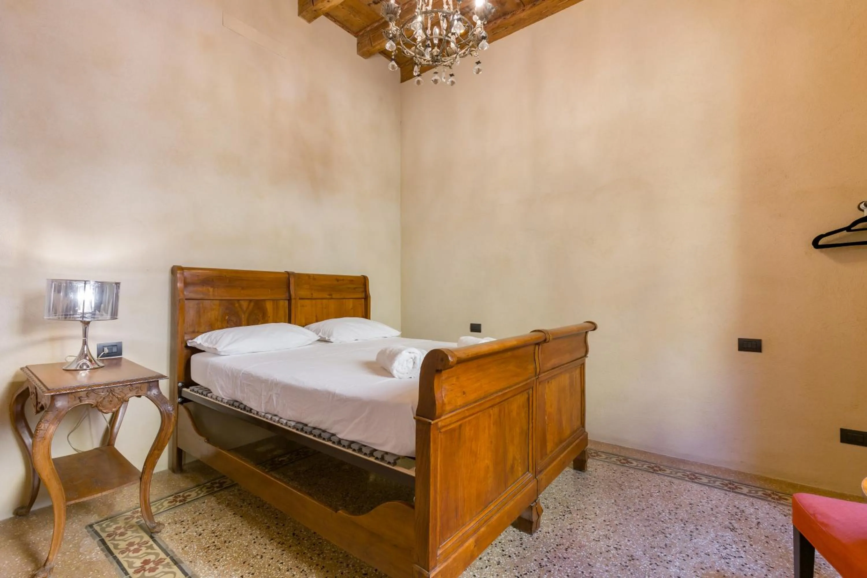 Bedroom, Bed in Spazio Seicentesco