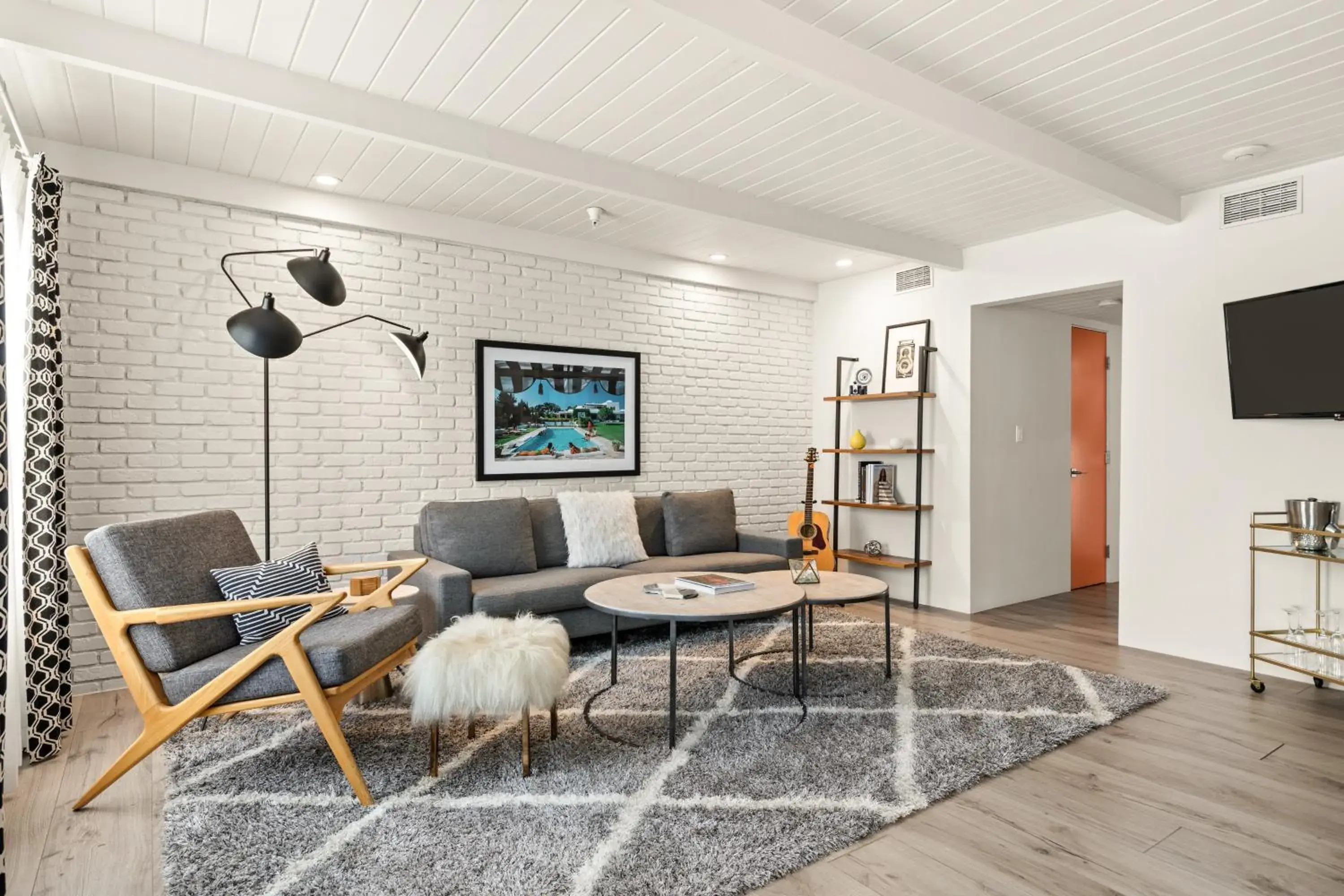 Two-Bedroom Suite in the Weekend Palm Springs Two-Bedroom Suite in the Weekend Palm Springs