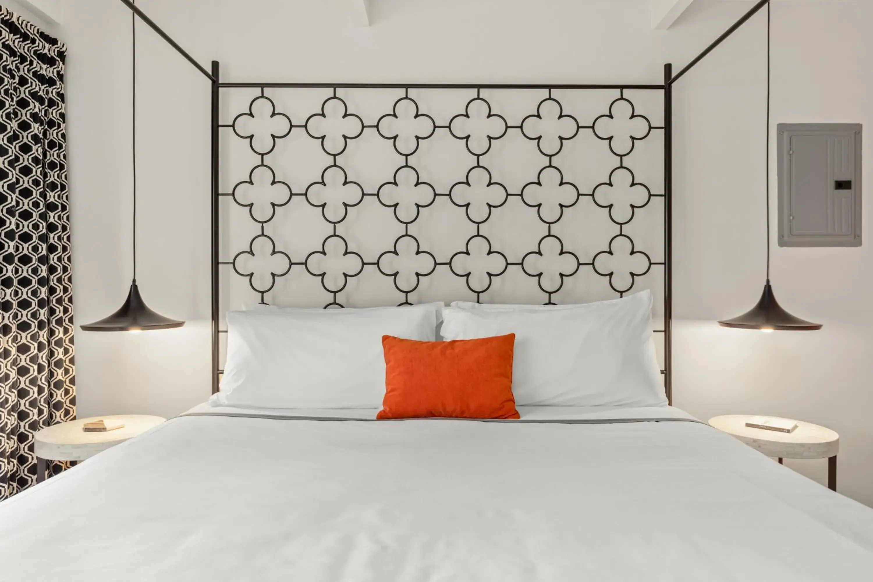 Bed in the Weekend Palm Springs Bed in the Weekend Palm Springs