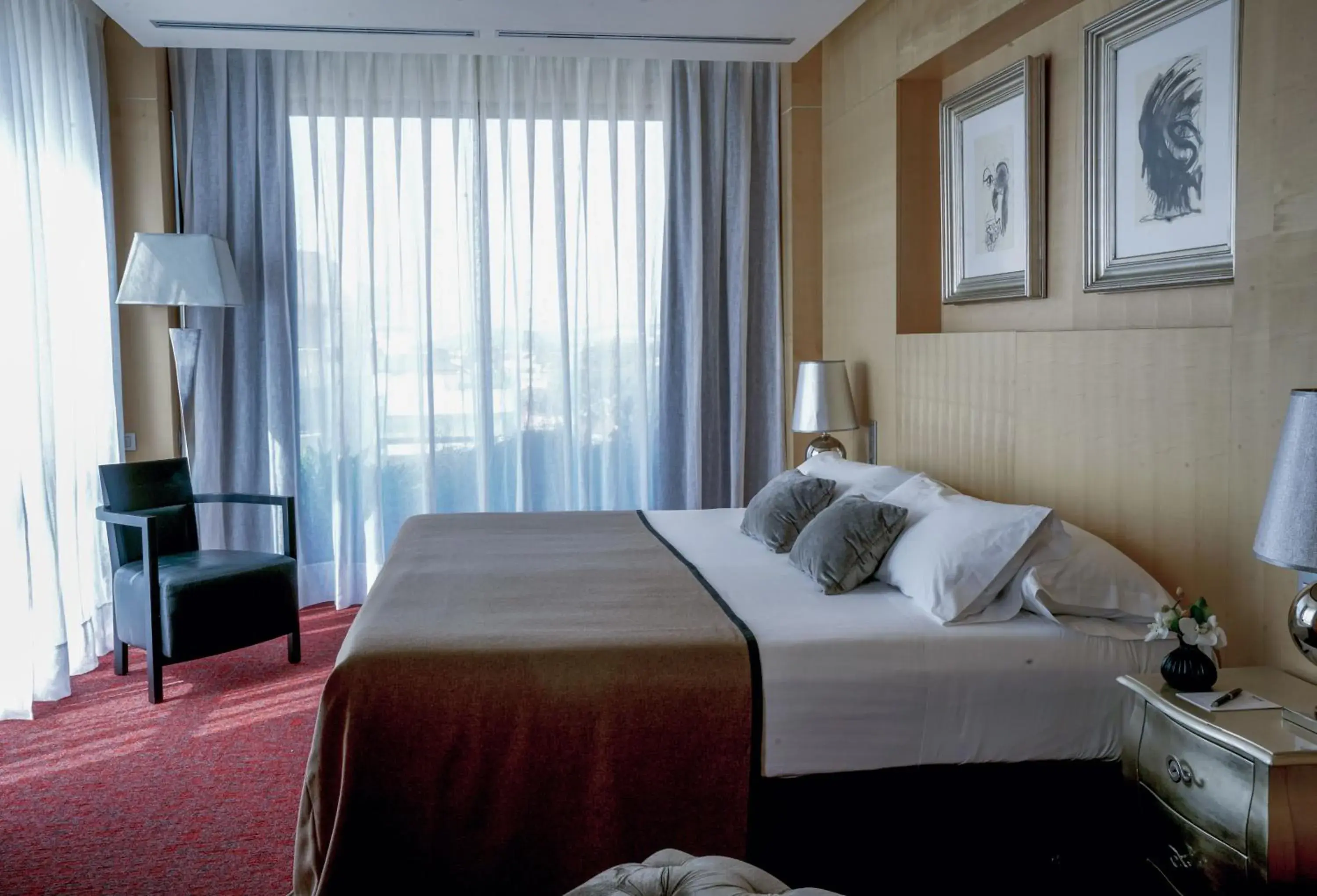 Property building, Bed in MiM Sitges Meliá Collection Property building, Bed in MiM Sitges Meliá Collection