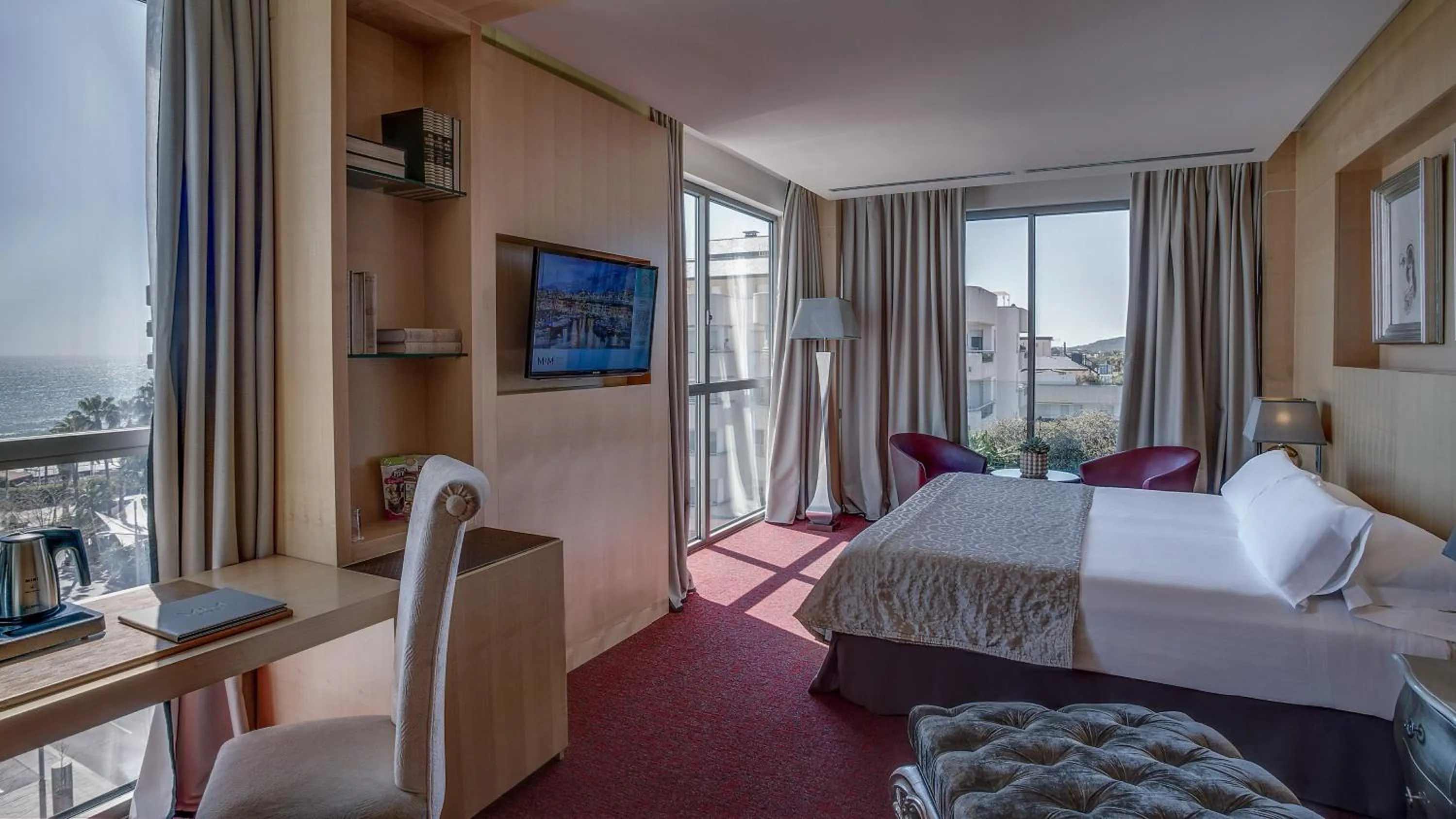 Property building, Bed in MiM Sitges Meliá Collection