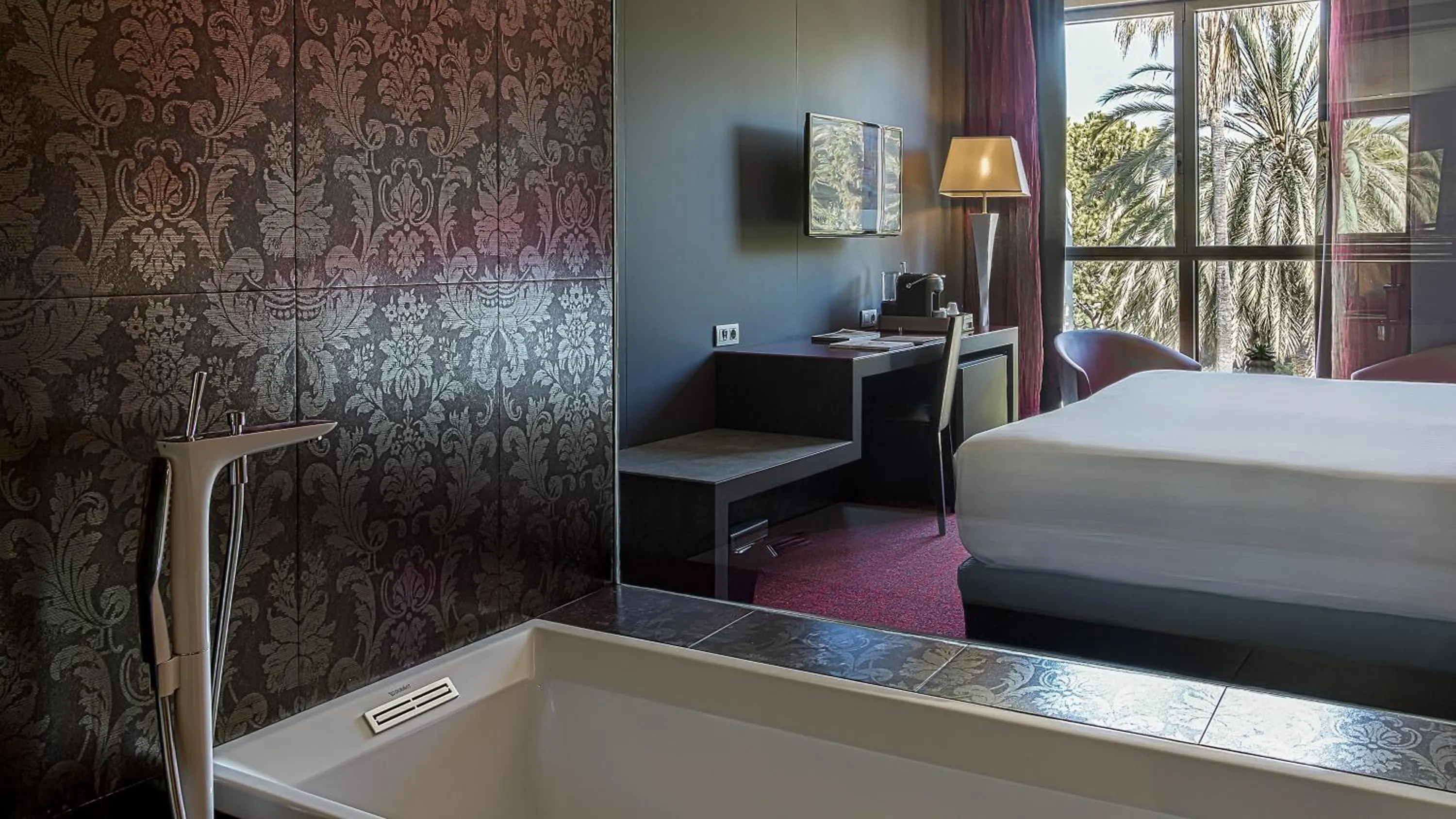 Bed in Hotel MiM Sitges & Spa