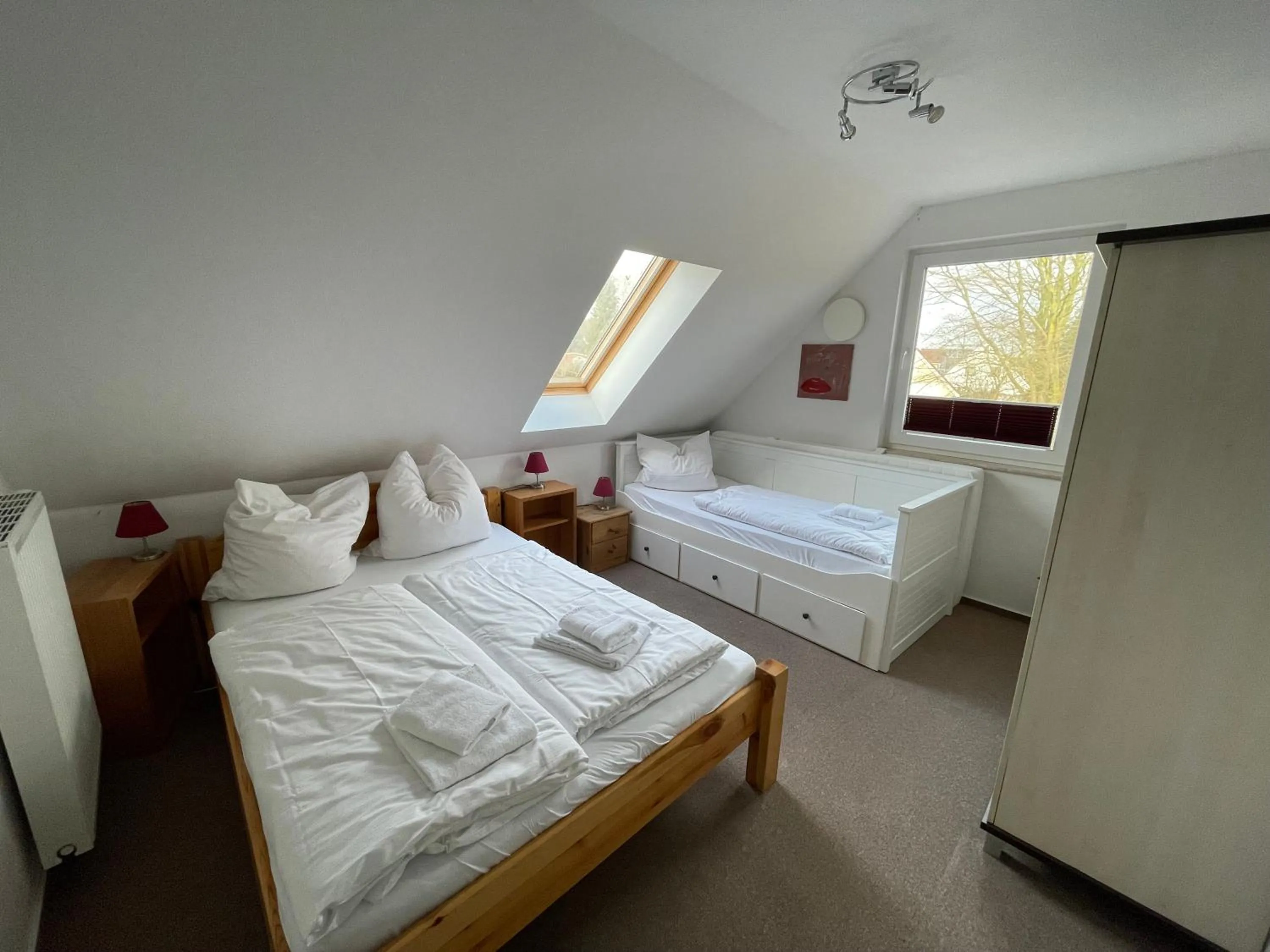 Photo of the whole room, Bed in Nobis Krug