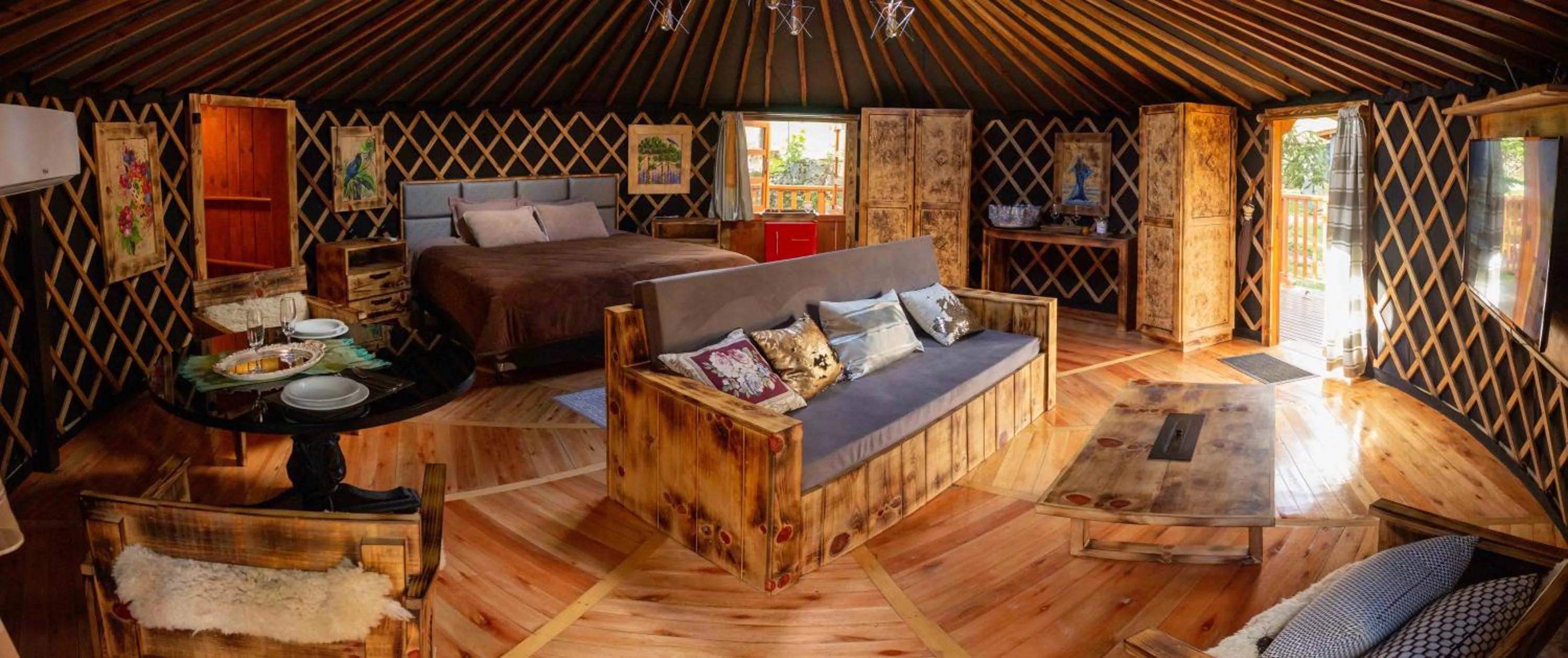 Photo of the whole room in Solar do Oriente - Yurt Ecovillage