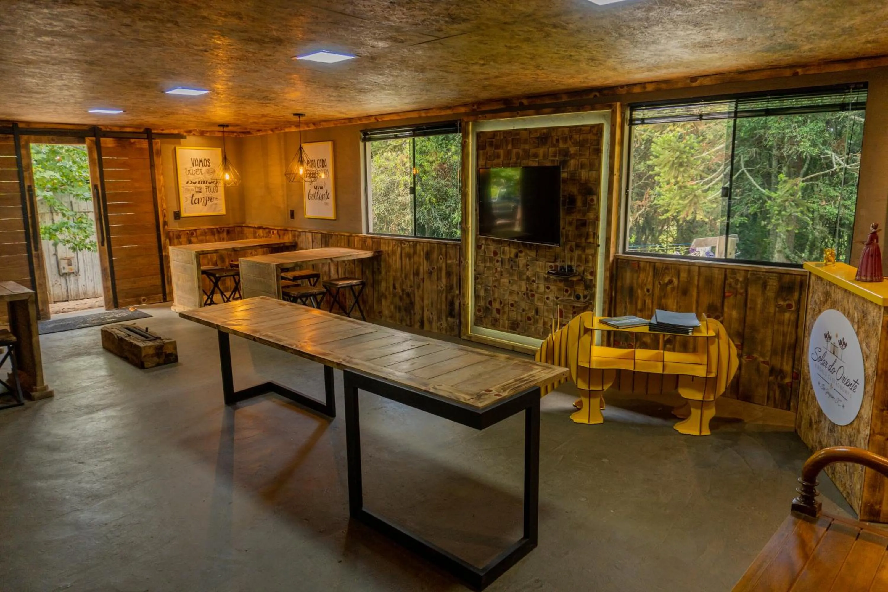 Dining area in Solar do Oriente - Yurt Ecovillage