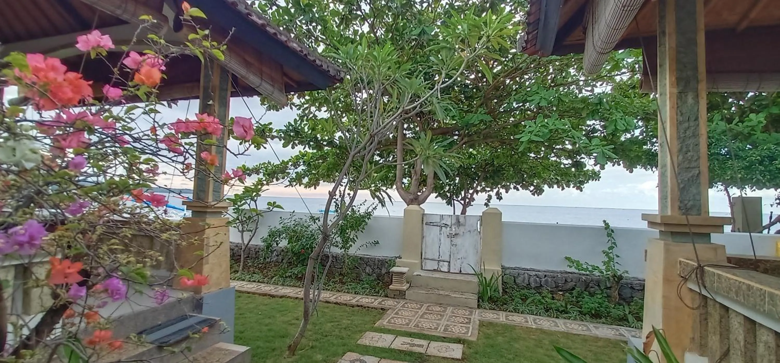Solaluna Beach Homestay