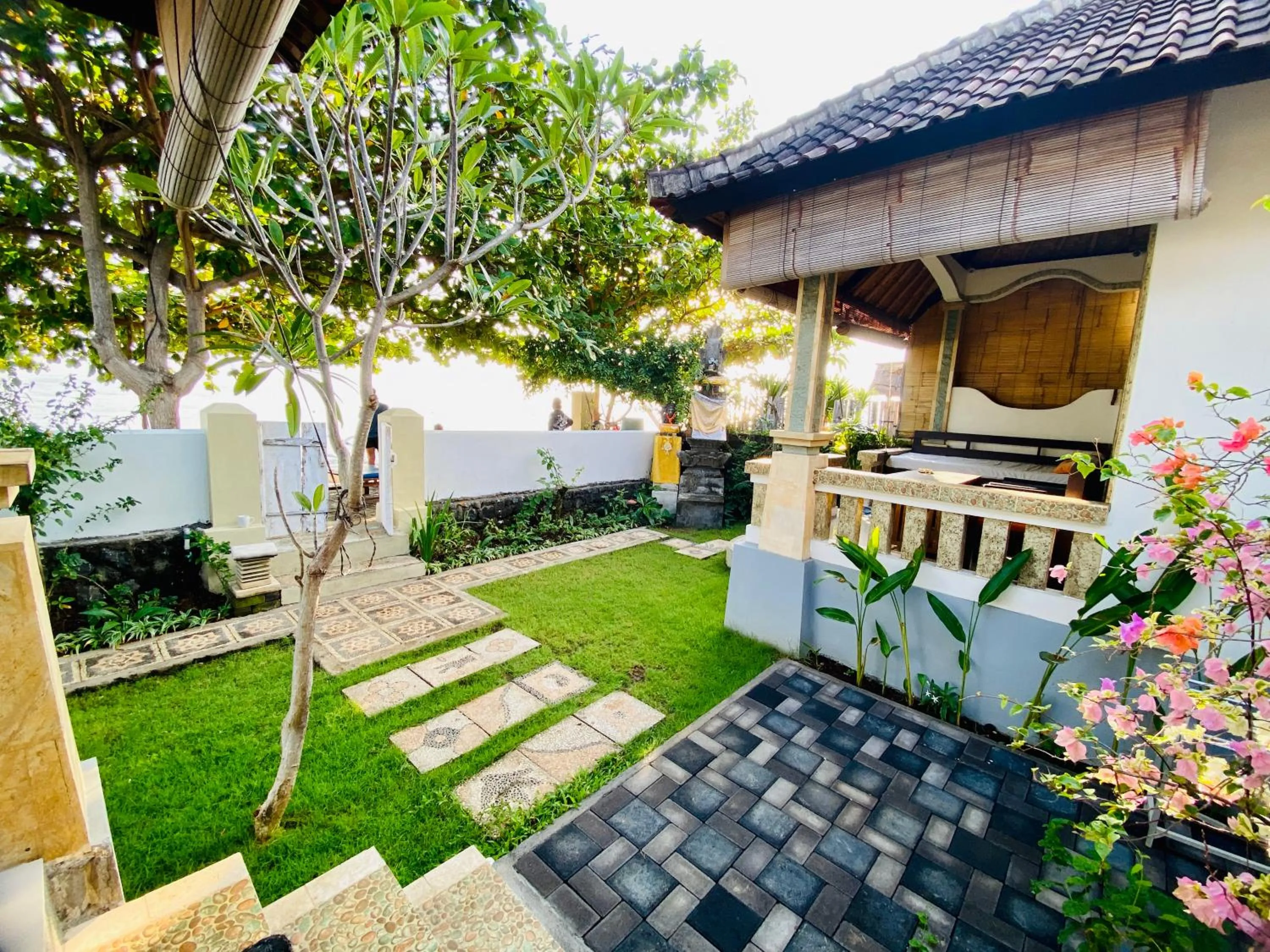 Solaluna Beach Homestay