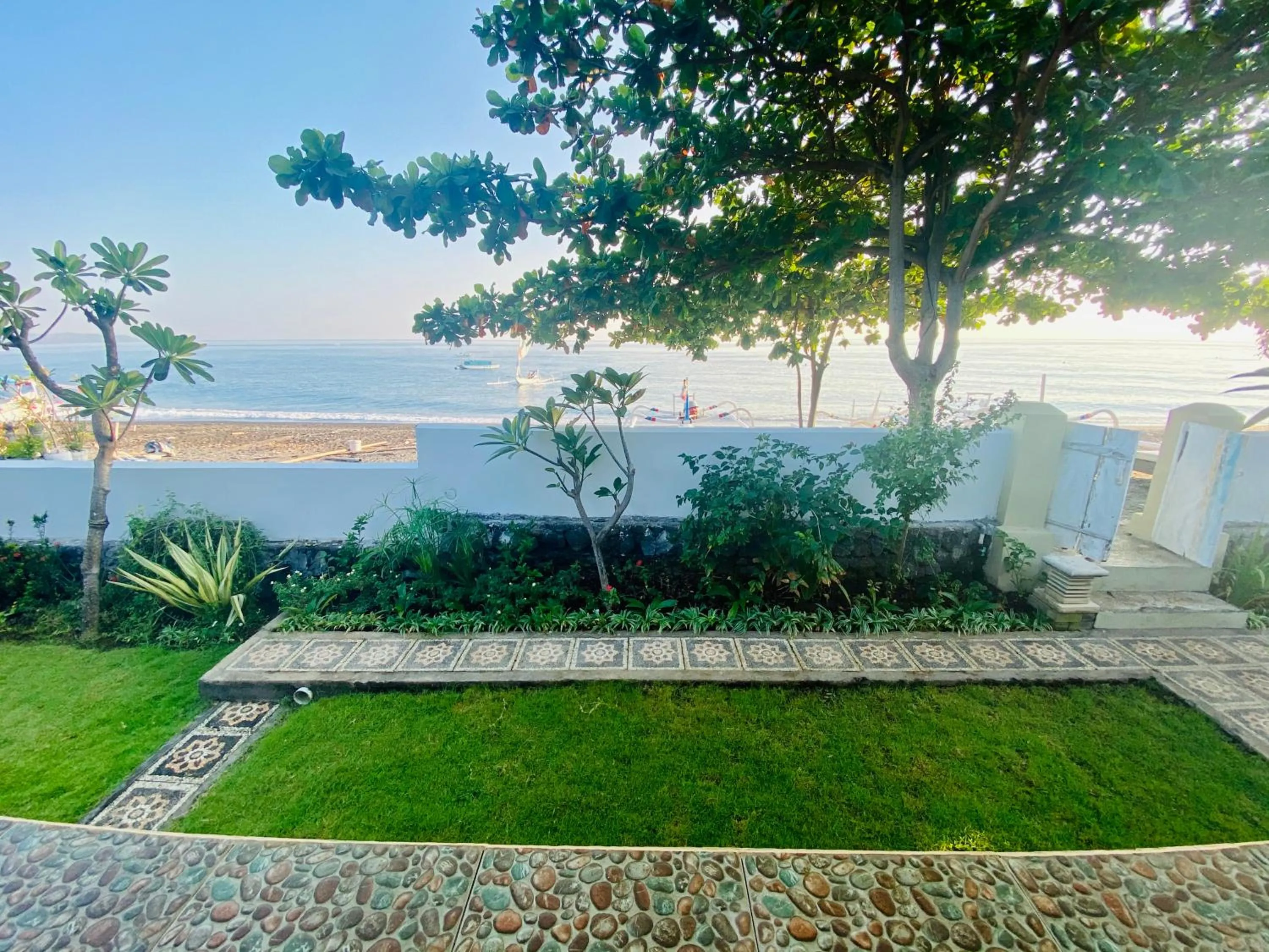 Solaluna Beach Homestay