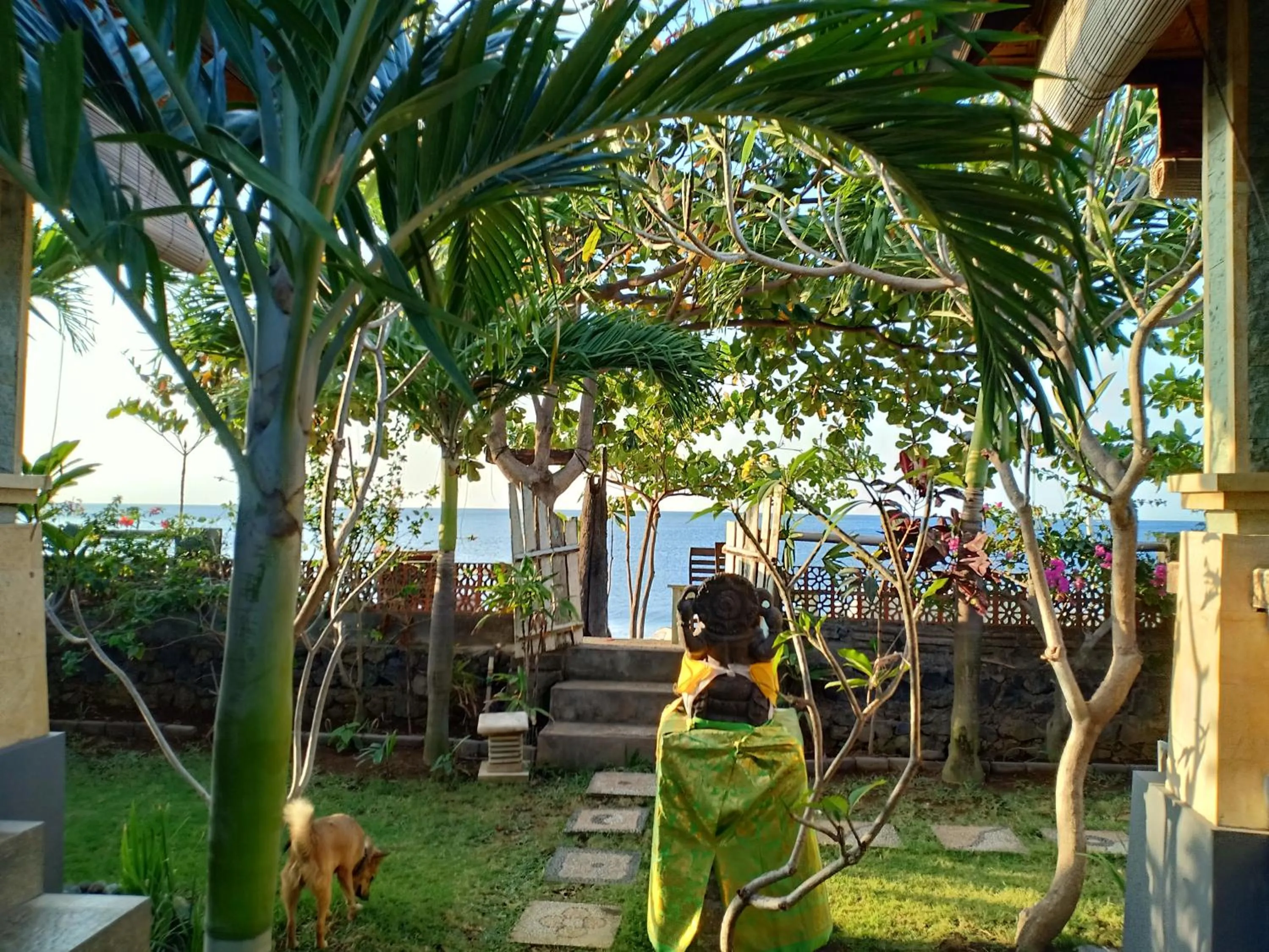 Solaluna Beach Homestay