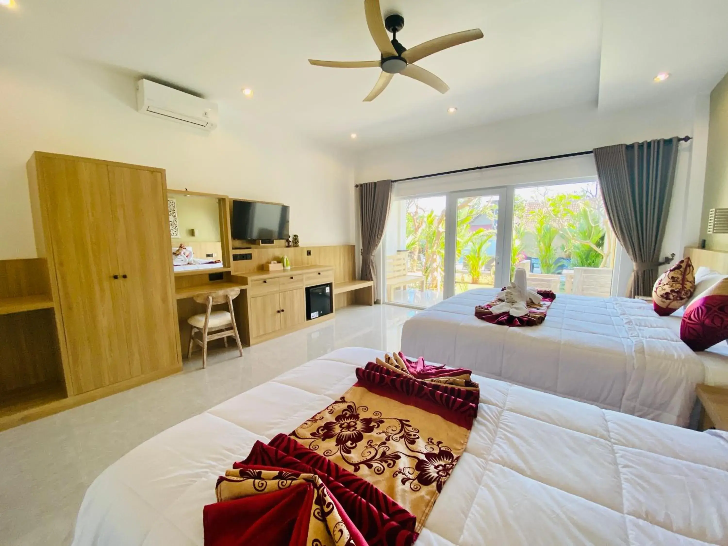 Garden View Room - 66 ft To The Beach in Solaluna Beach Homestay Garden View Room - 66 ft To The Beach in Solaluna Beach Homestay