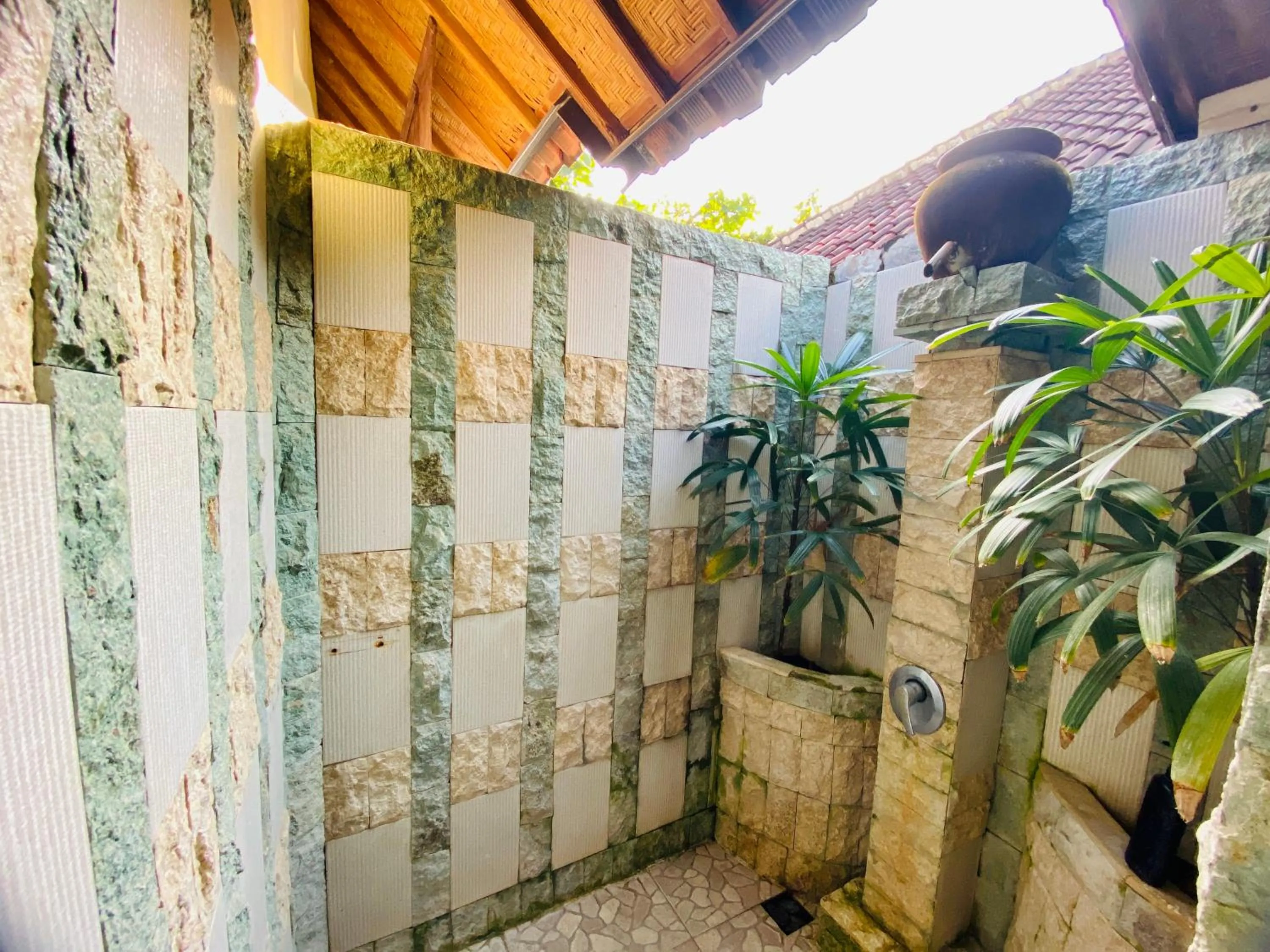 Solaluna Beach Homestay