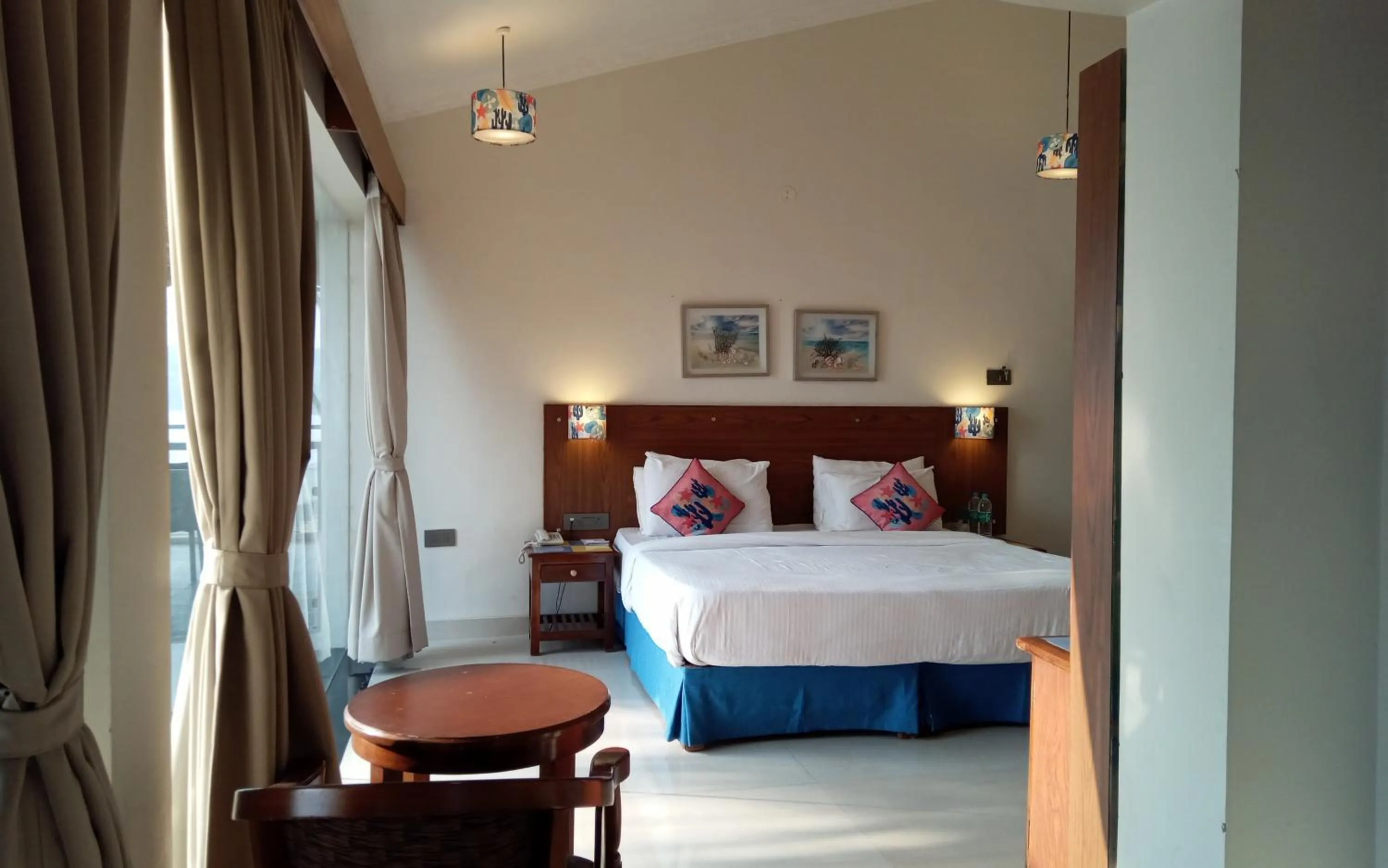 Bedroom, Bed in Bambolim Beach Resort