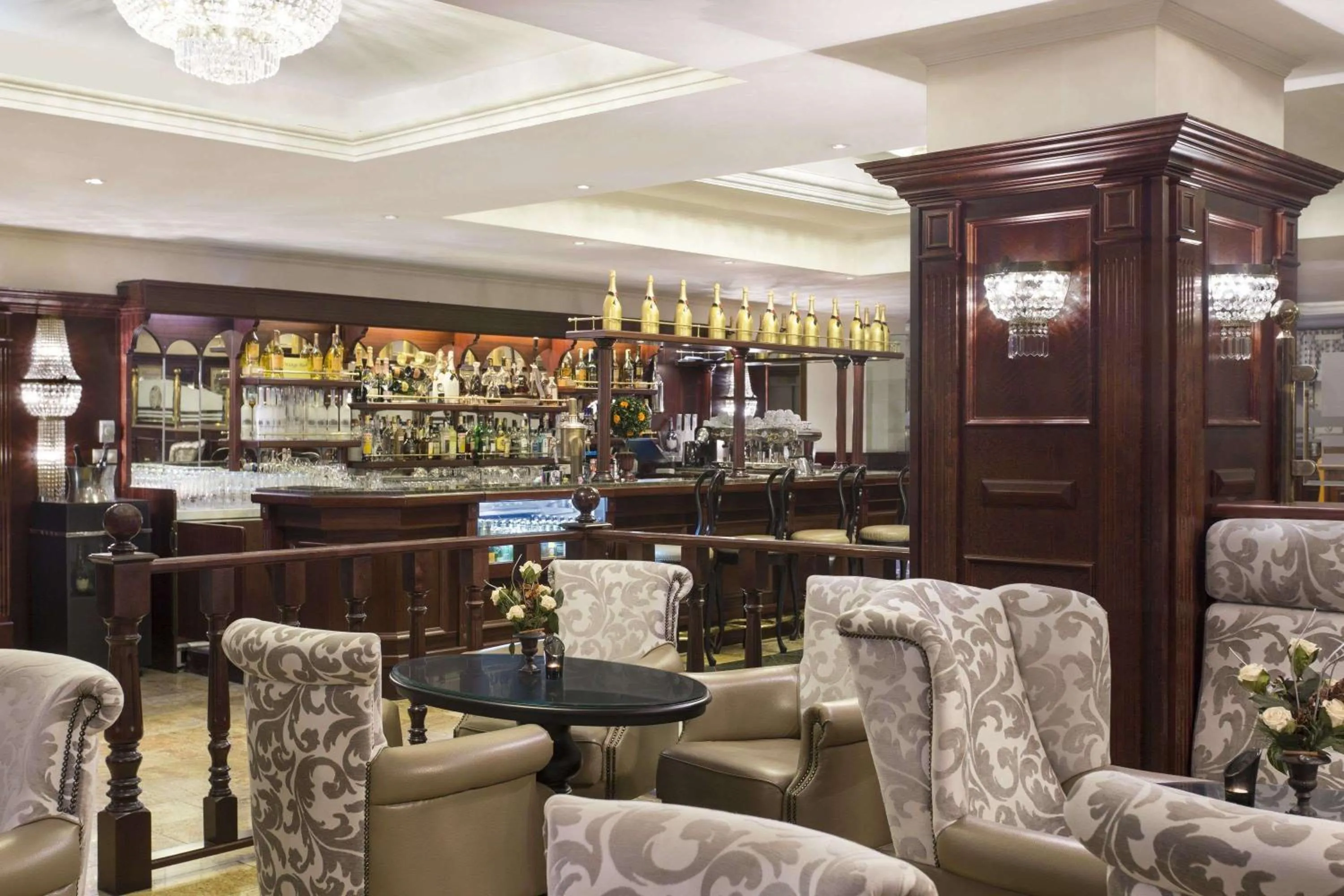 Lounge or bar in Ramada Hotel & Suites by Wyndham Bucharest North