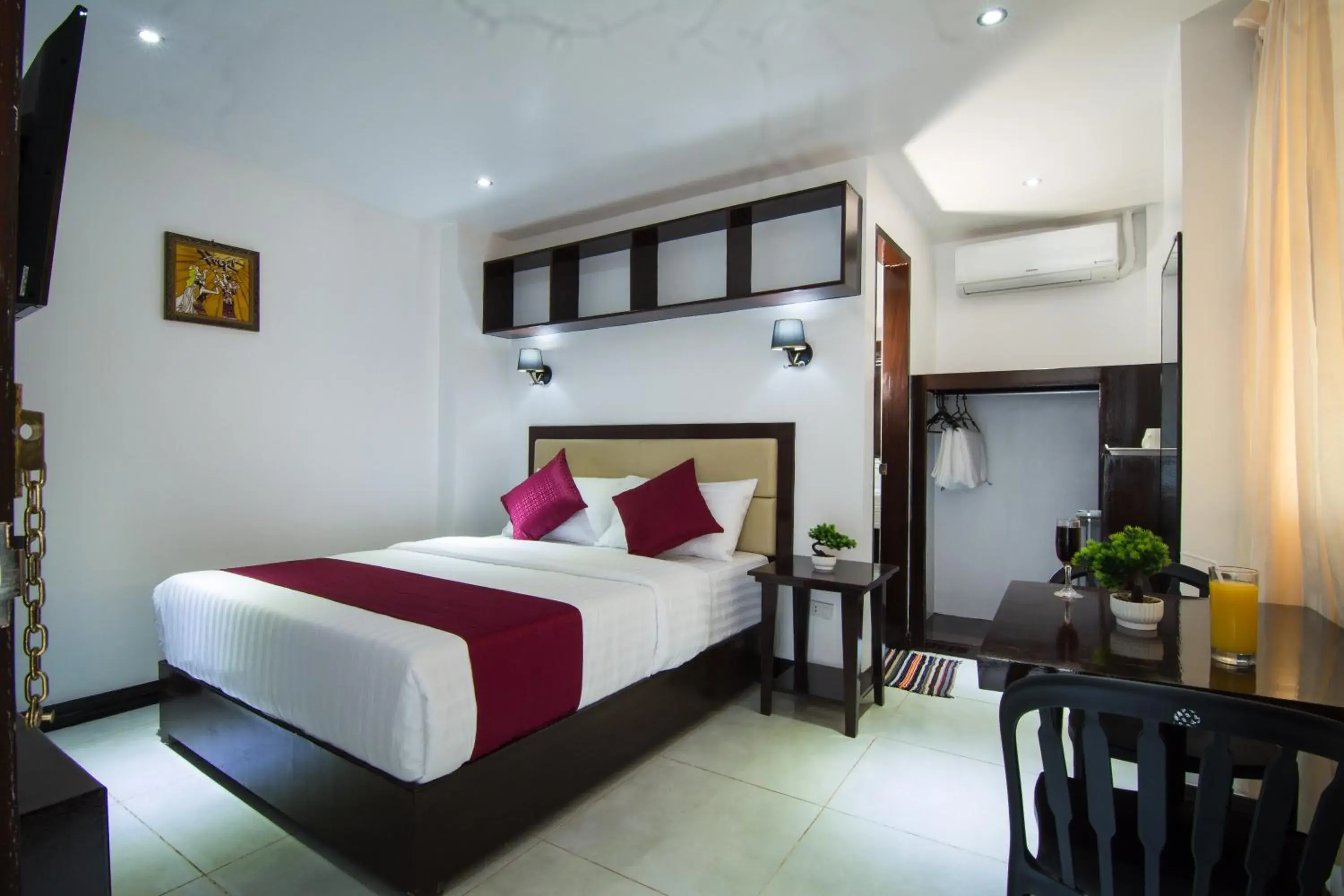 Photo of the whole room, Bed in Diamond Hotel And Resto Photo of the whole room, Bed in Diamond Hotel And Resto