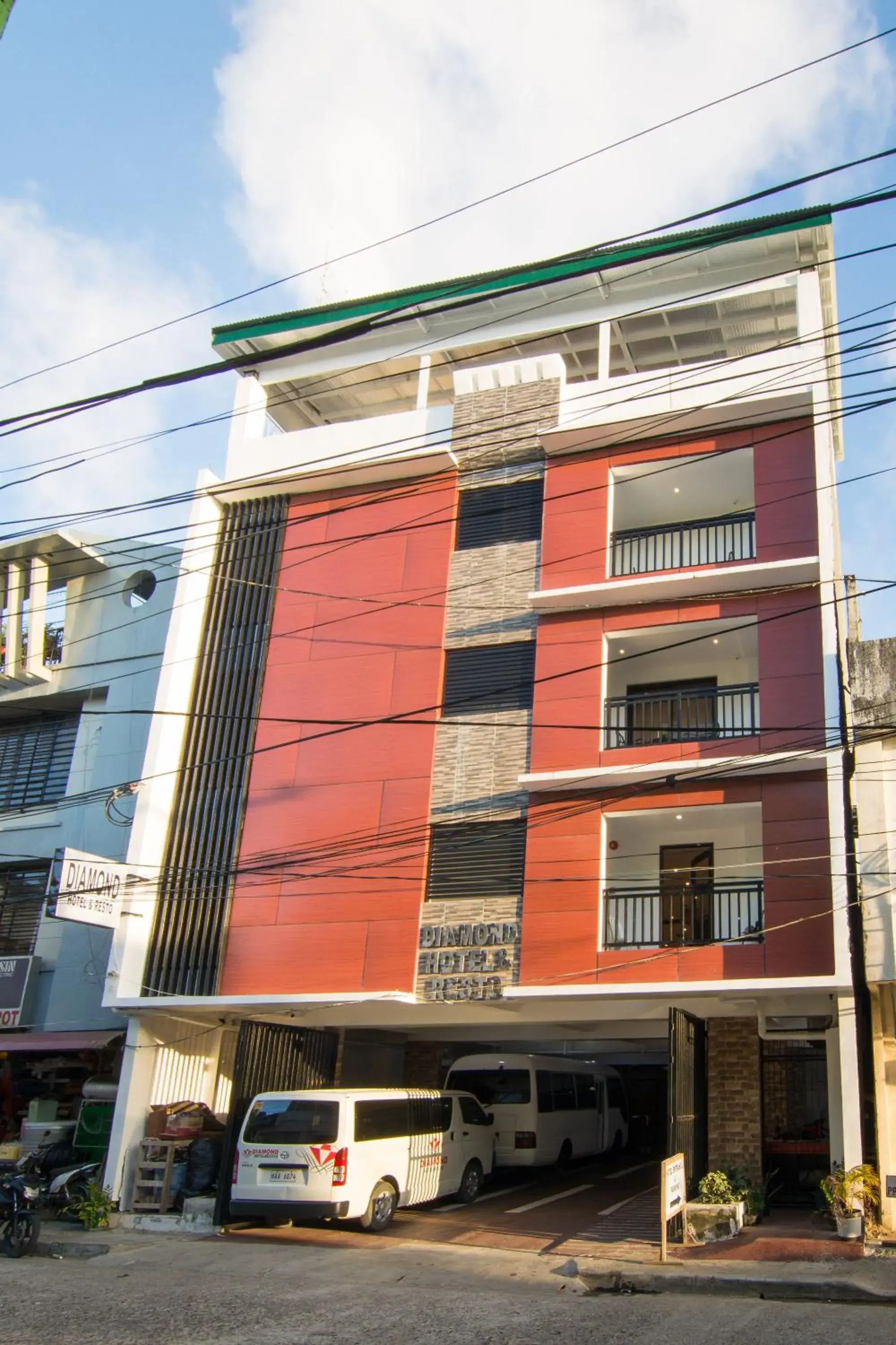 Facade/entrance in Diamond Hotel And Resto Facade/entrance in Diamond Hotel And Resto