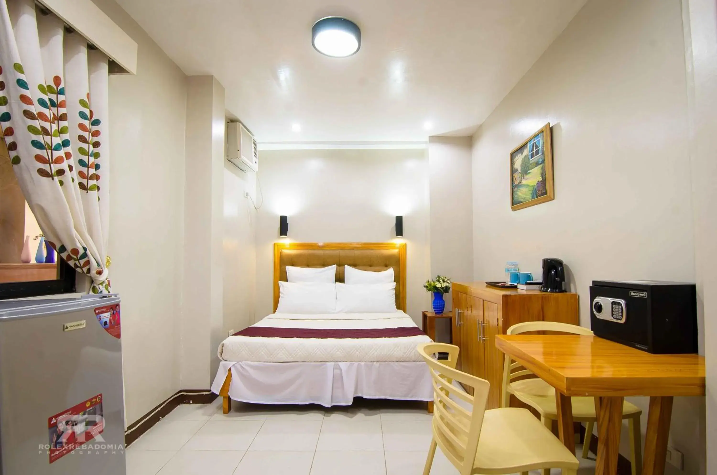 Photo of the whole room, Bed in Diamond Hotel And Resto Photo of the whole room, Bed in Diamond Hotel And Resto