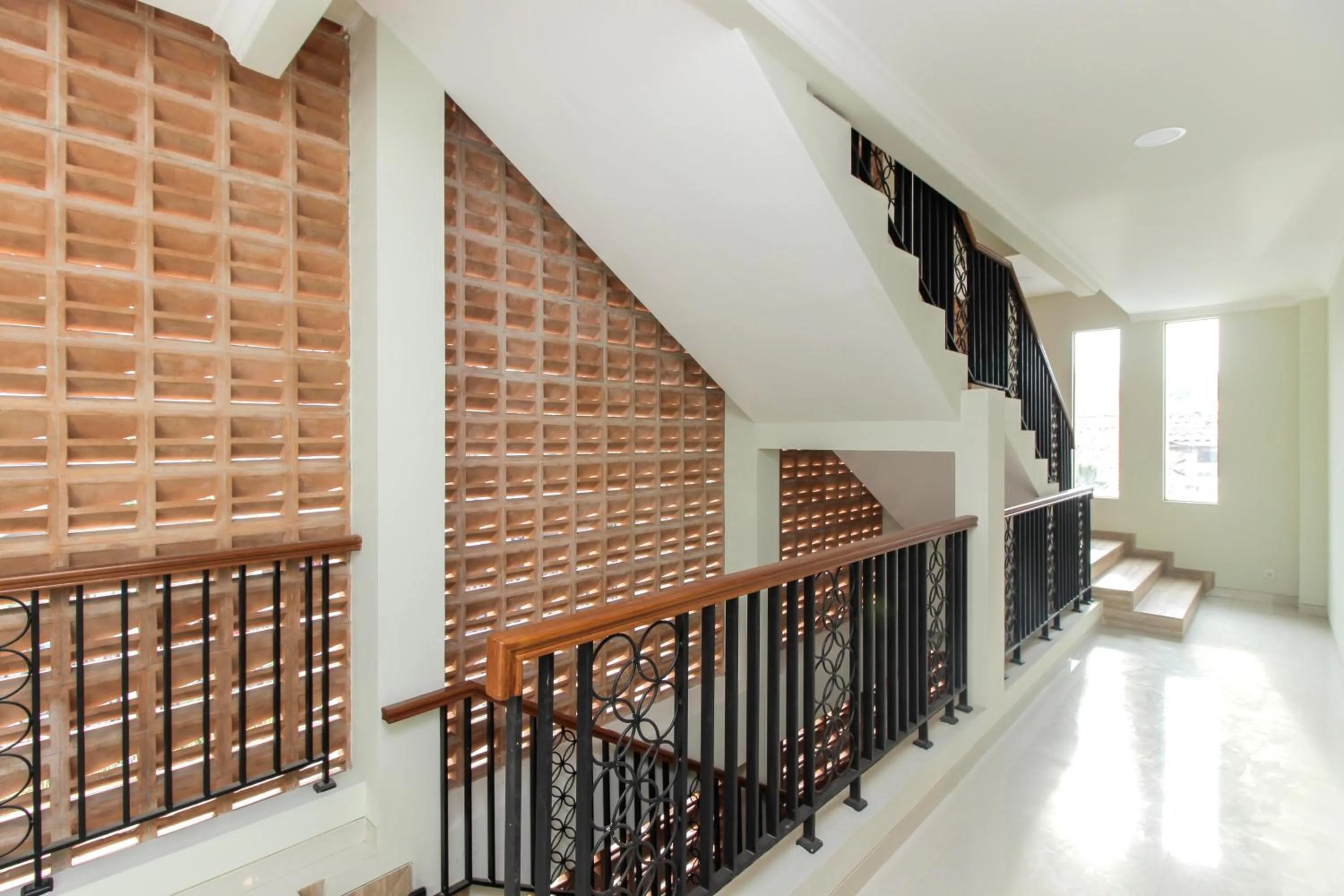 Area and facilities in RedDoorz Premium near Ragunan Zoo 2