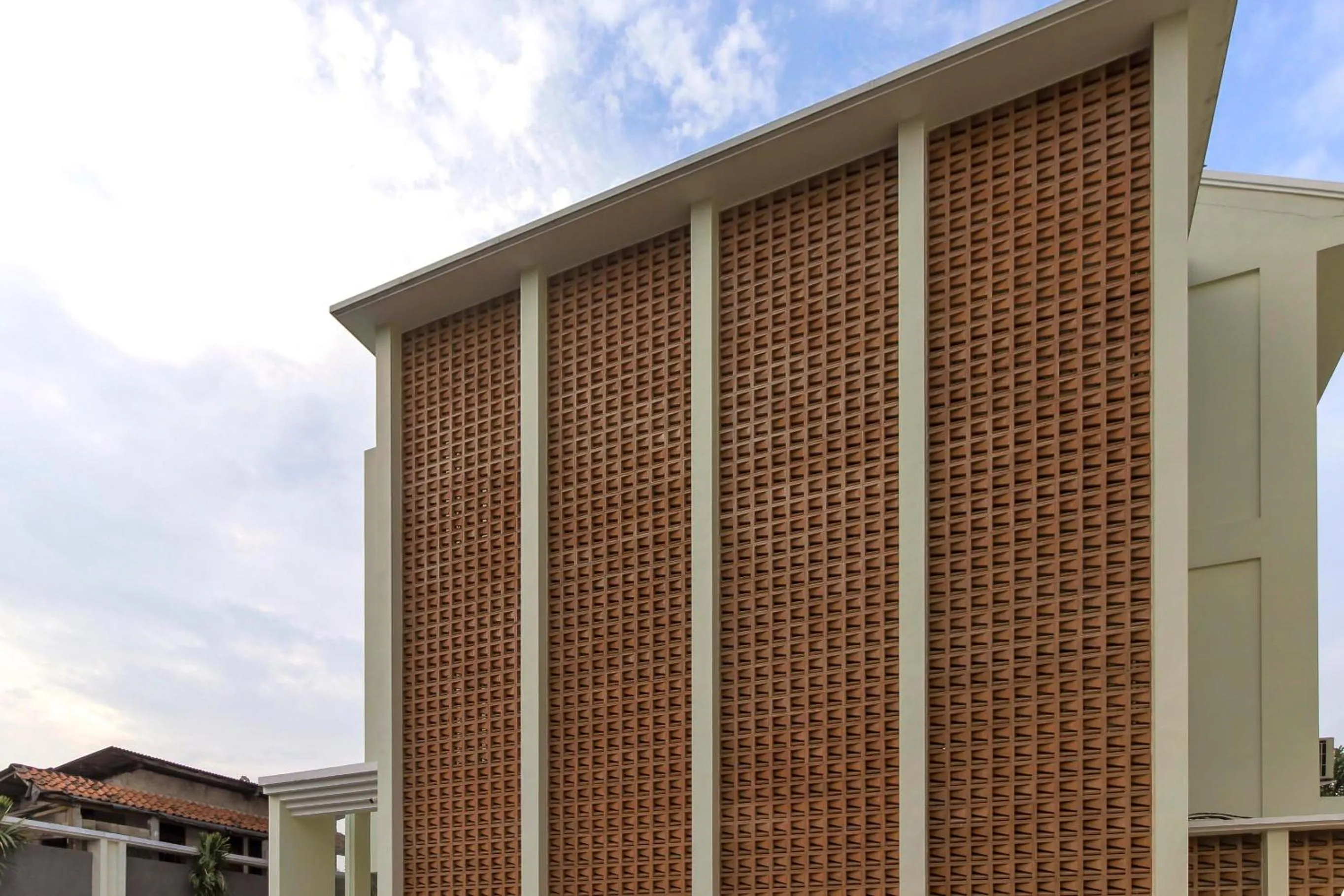 Property building in RedDoorz Premium near Ragunan Zoo 2