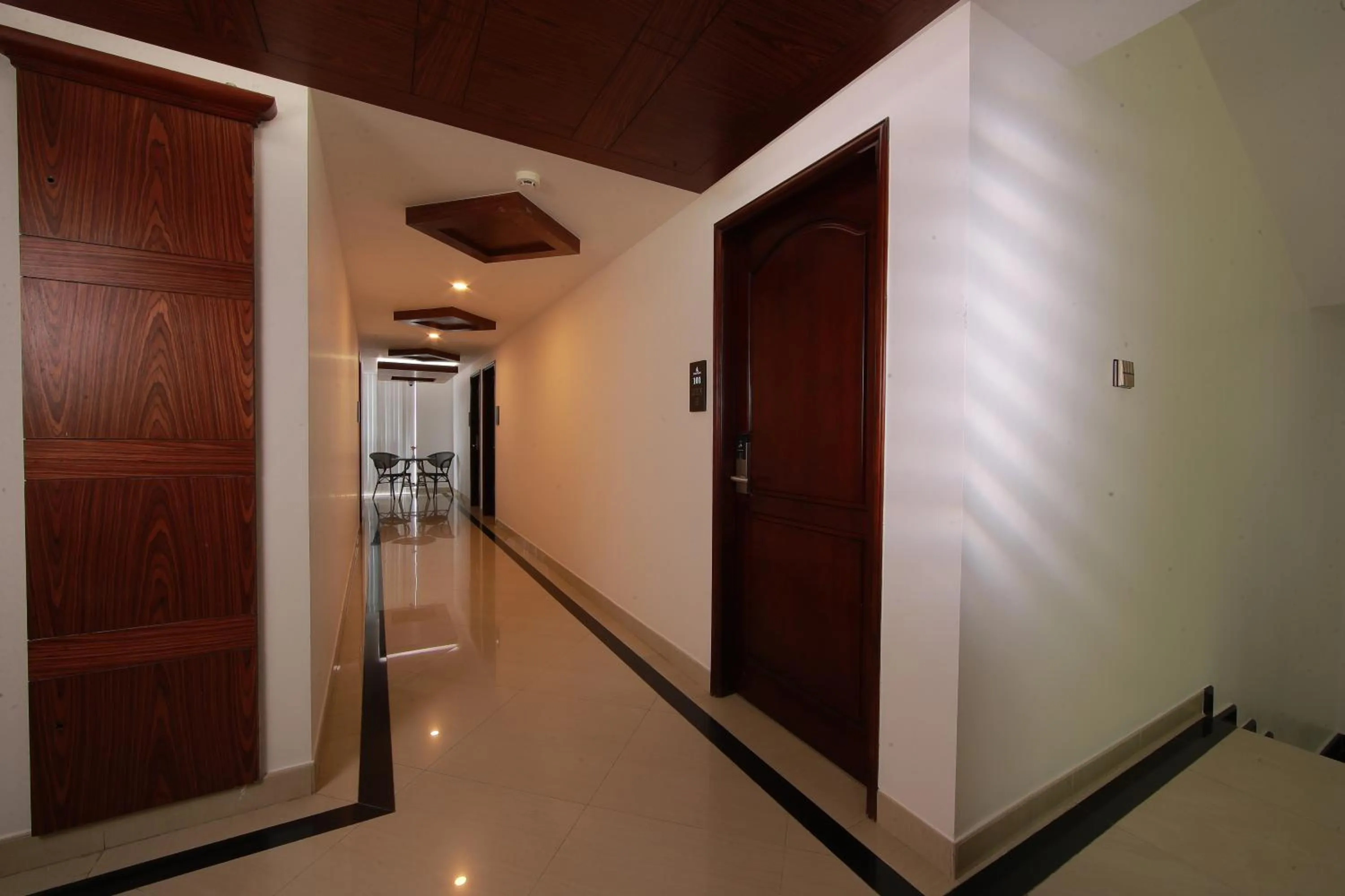 Facade/entrance in Akhil Classic