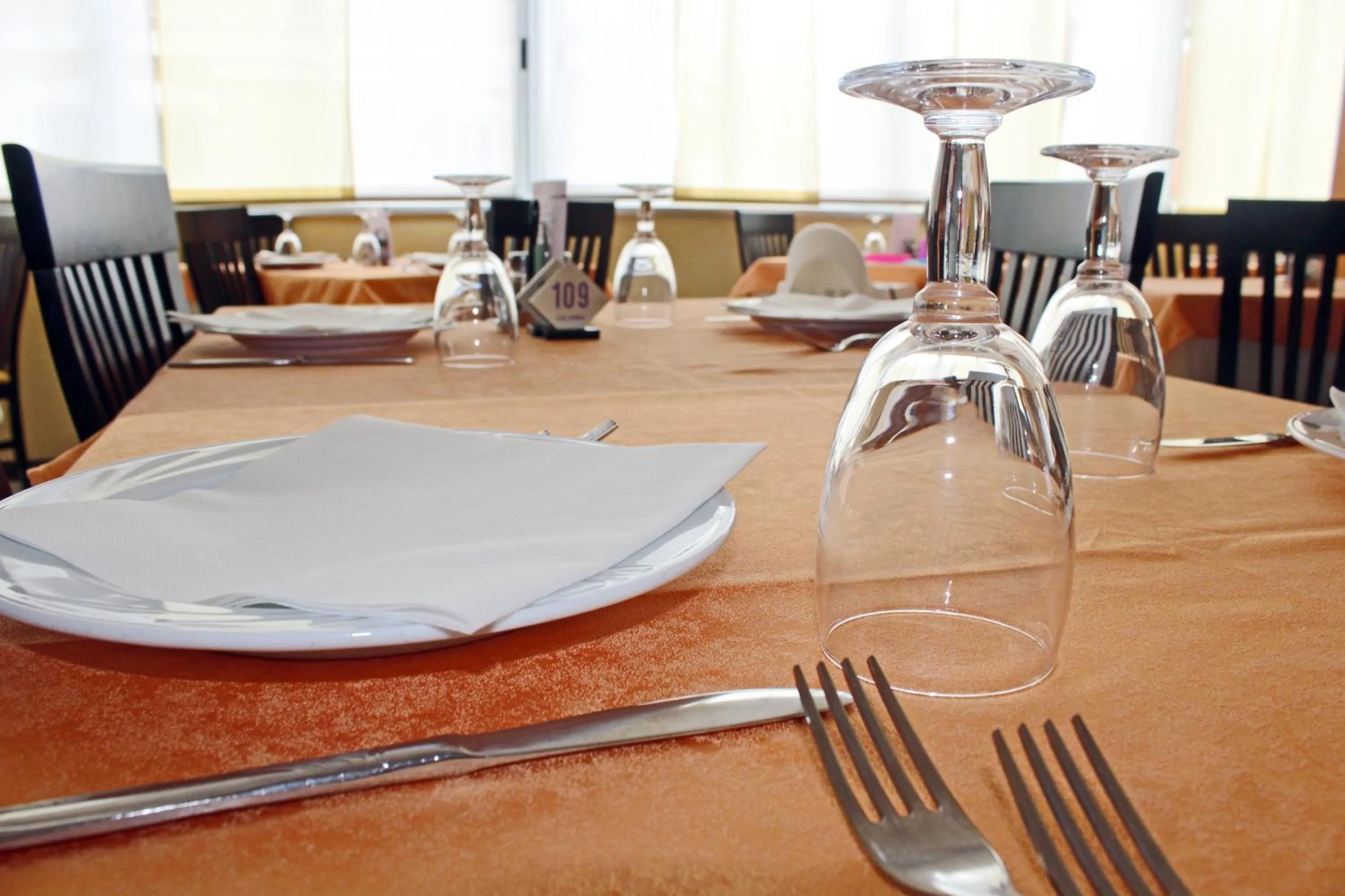 Restaurant/places to eat in Hotel Colombo