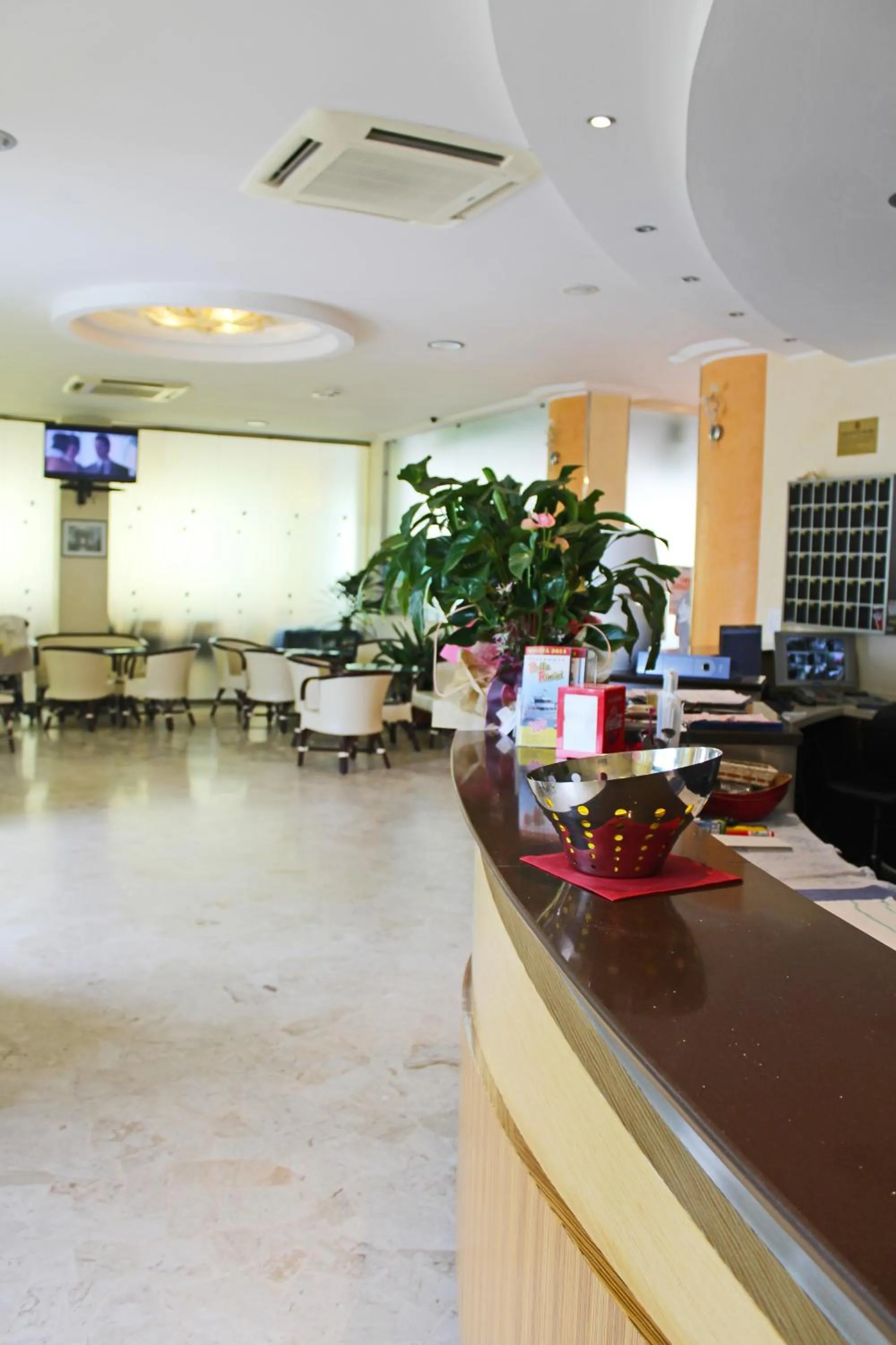 Communal lounge/ TV room in Hotel Colombo