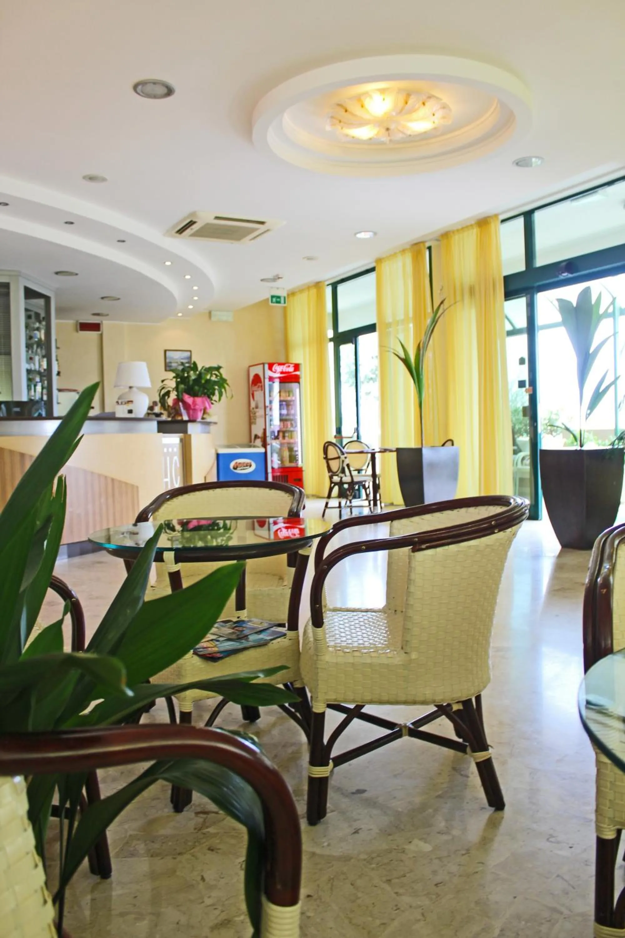 Communal lounge/ TV room in Hotel Colombo