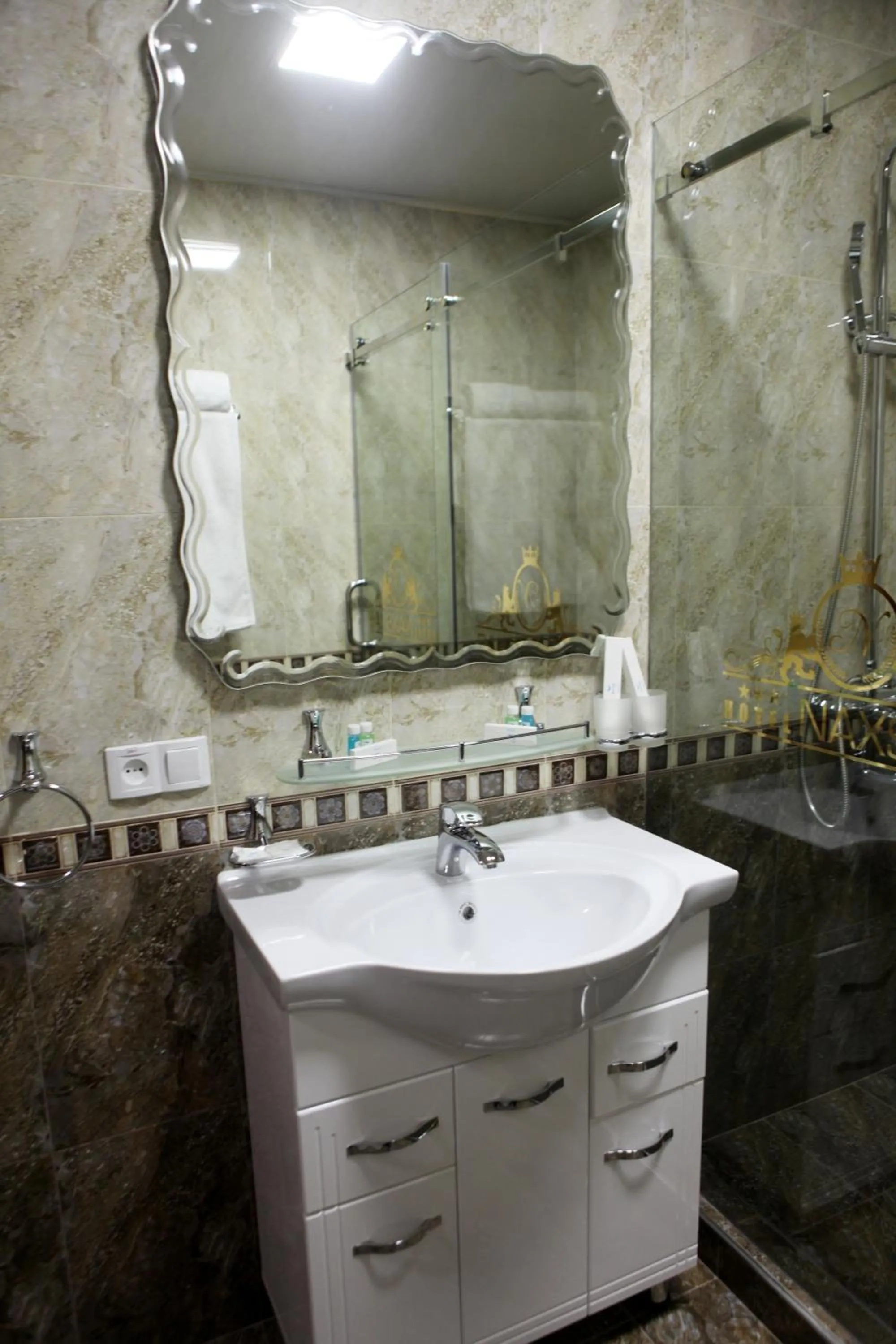 Bathroom in Hotel Naxshab
