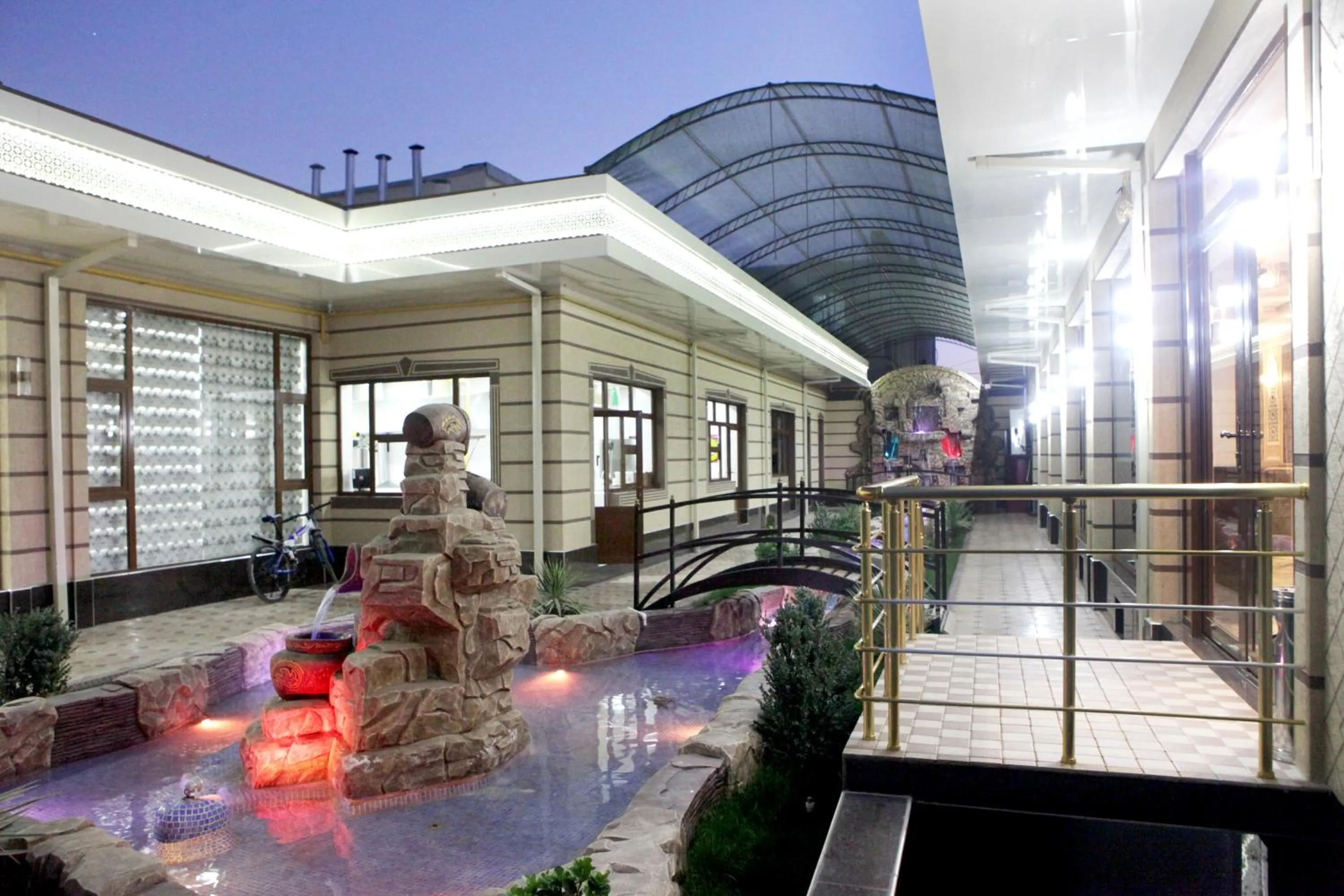 Night in Hotel Naxshab