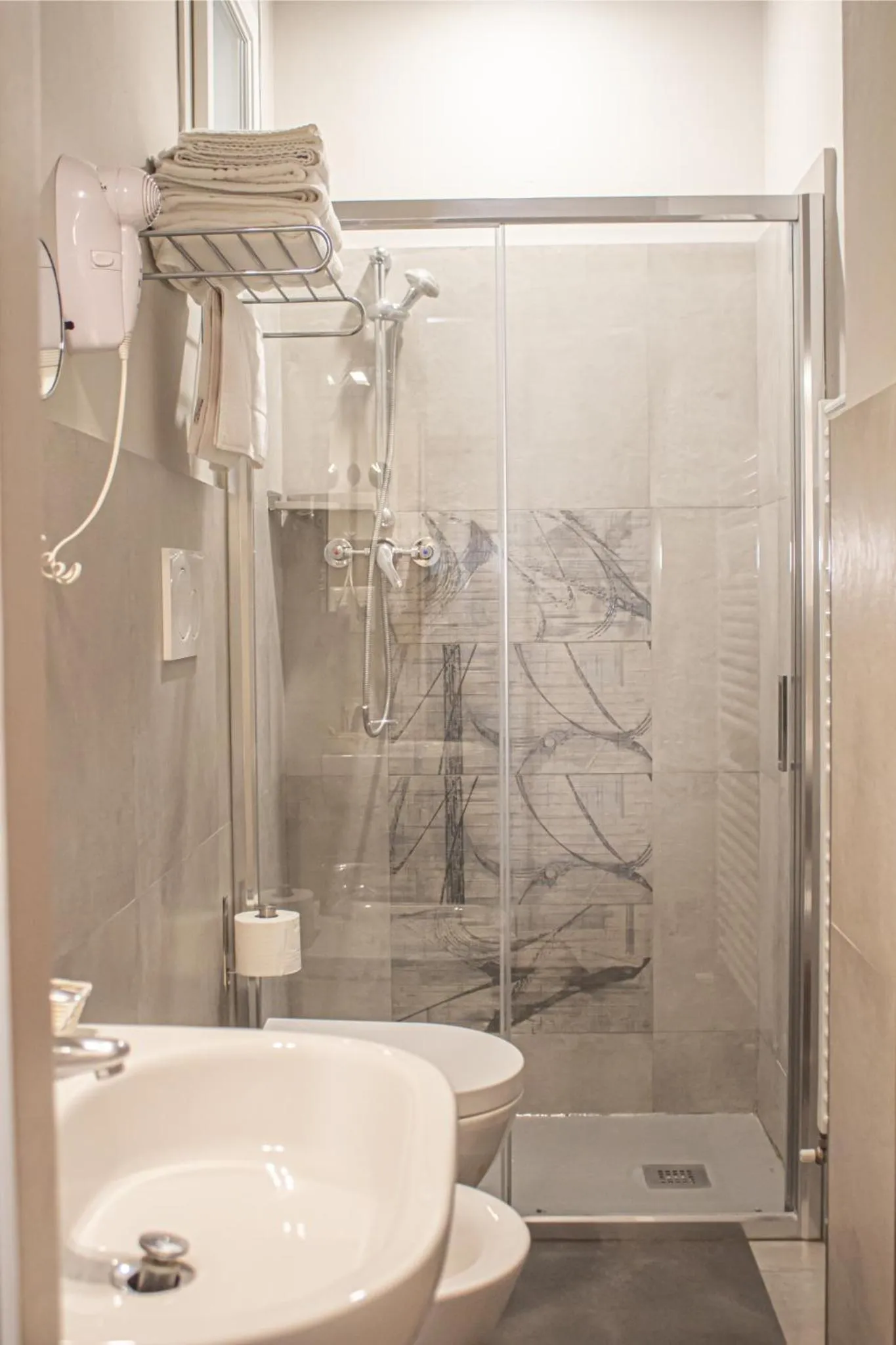 Shower in Hotel Sandra